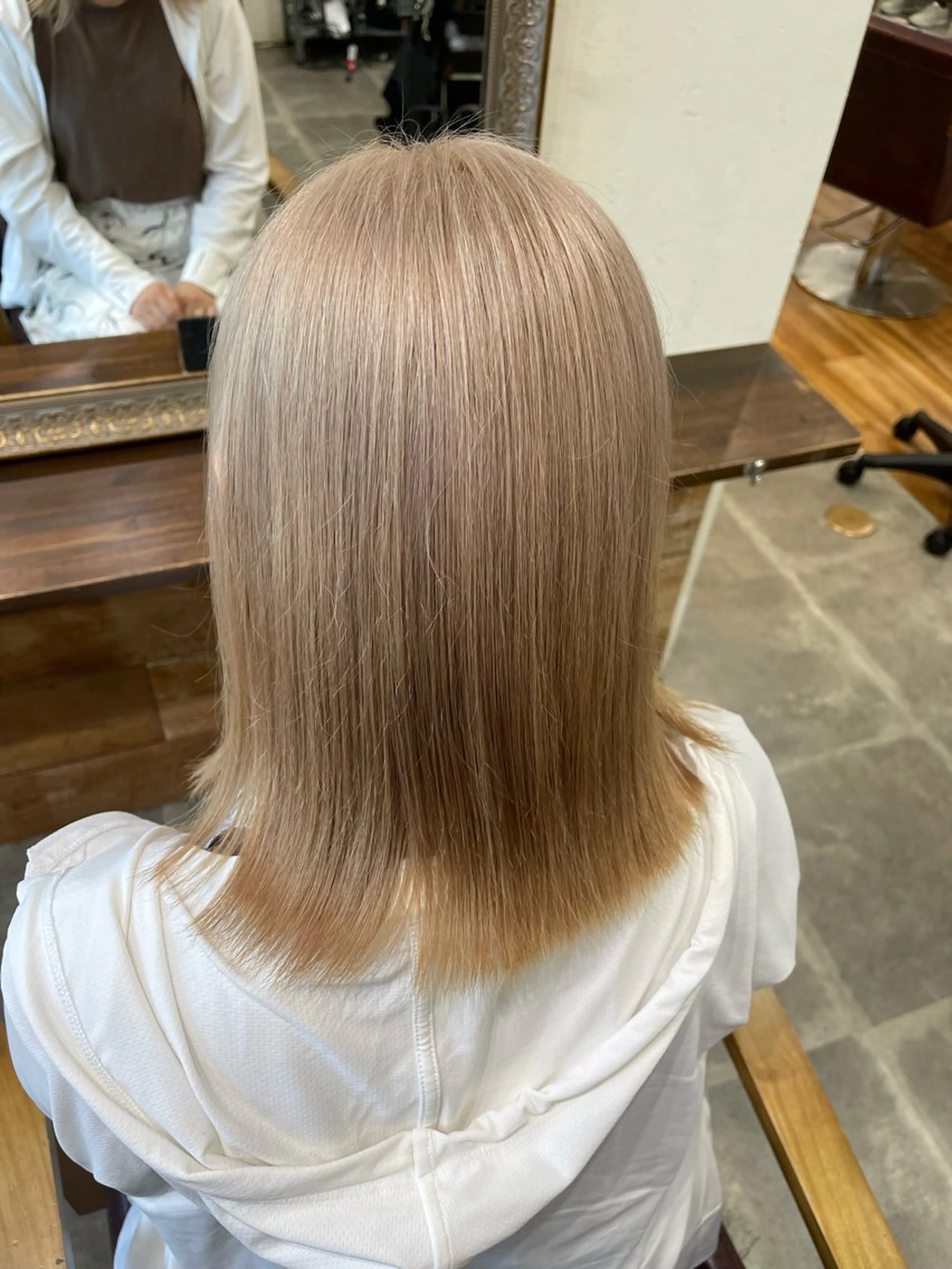 ミディアム カラー ベージュカラー ブリーチ ブロンド ケアブリーチ デザインカラー カット ヘアカラー トリートメント SOYON西大寺店所属・ダブルカラー/ 髪質改善💎安藤のヘアスタイル