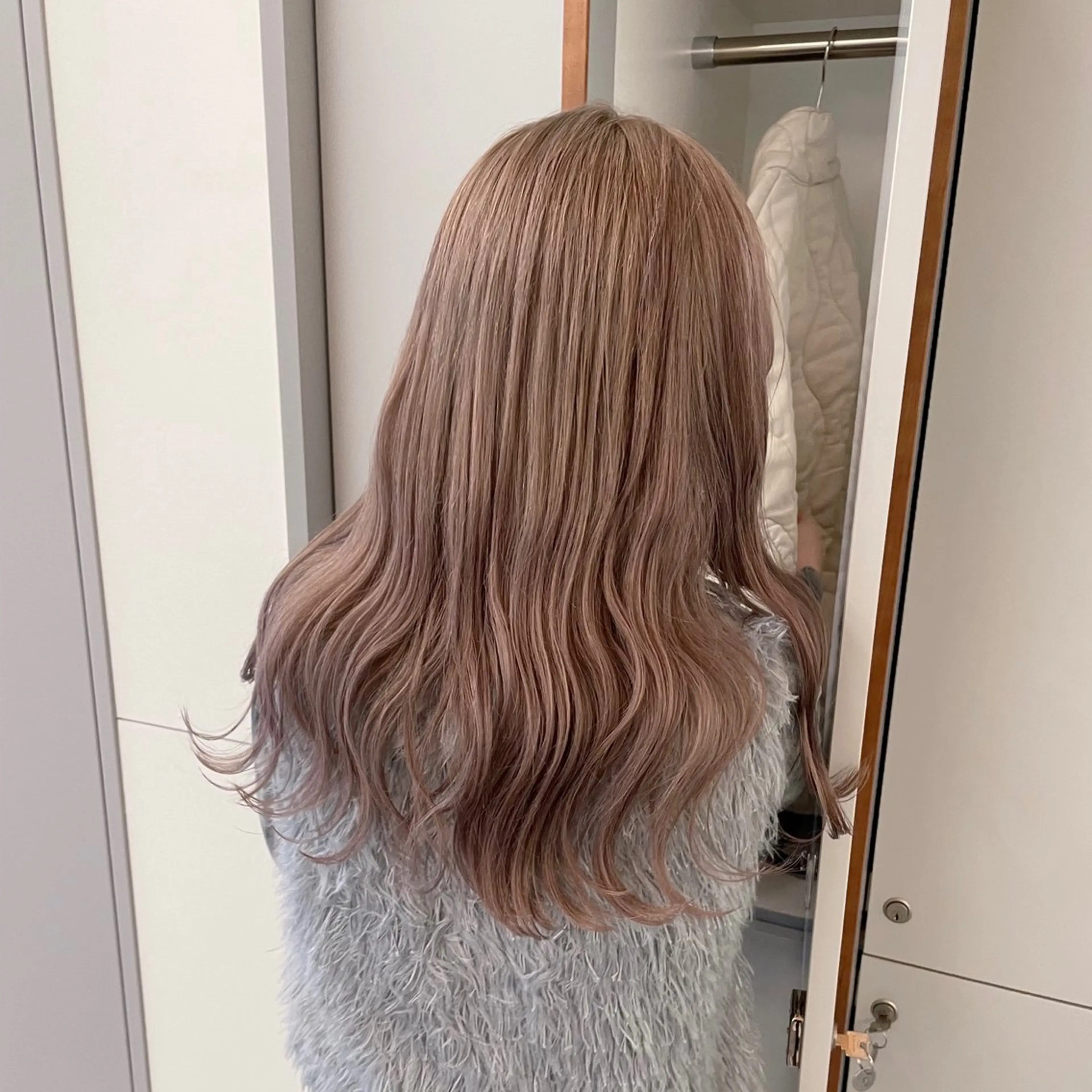 ロング カラー ベージュカラー ブリーチ 透明感カラー ダブルカラー グレージュ カット ヘアカラー ブリーチ/レイヤー 🌻Mutsumiのヘアスタイル