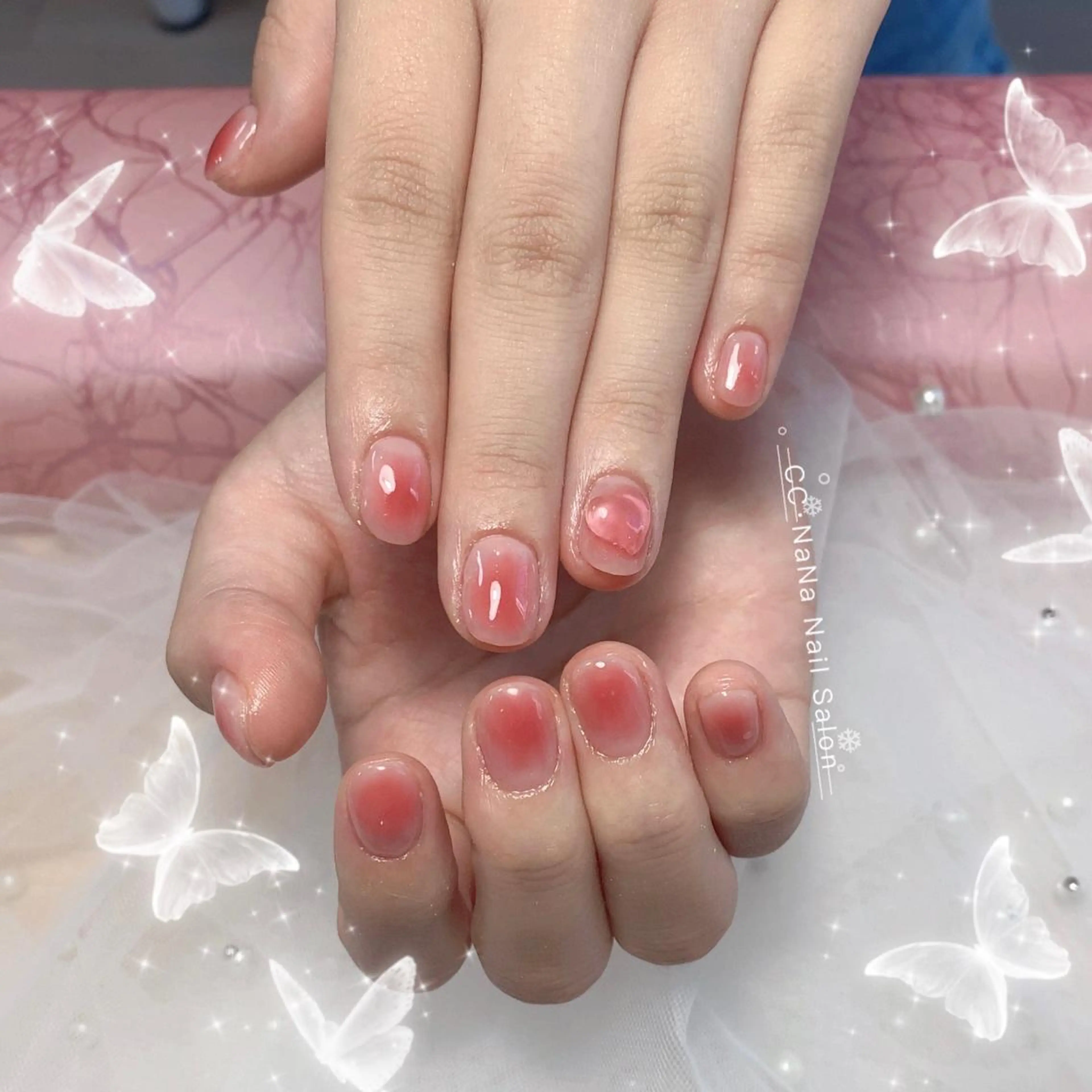 ネイル チークネイル フラッシュネイル ハート キラキラネイル 韓国ネイル 💎CC・NaNa 韓国風ネイル🌙のネイルデザイン