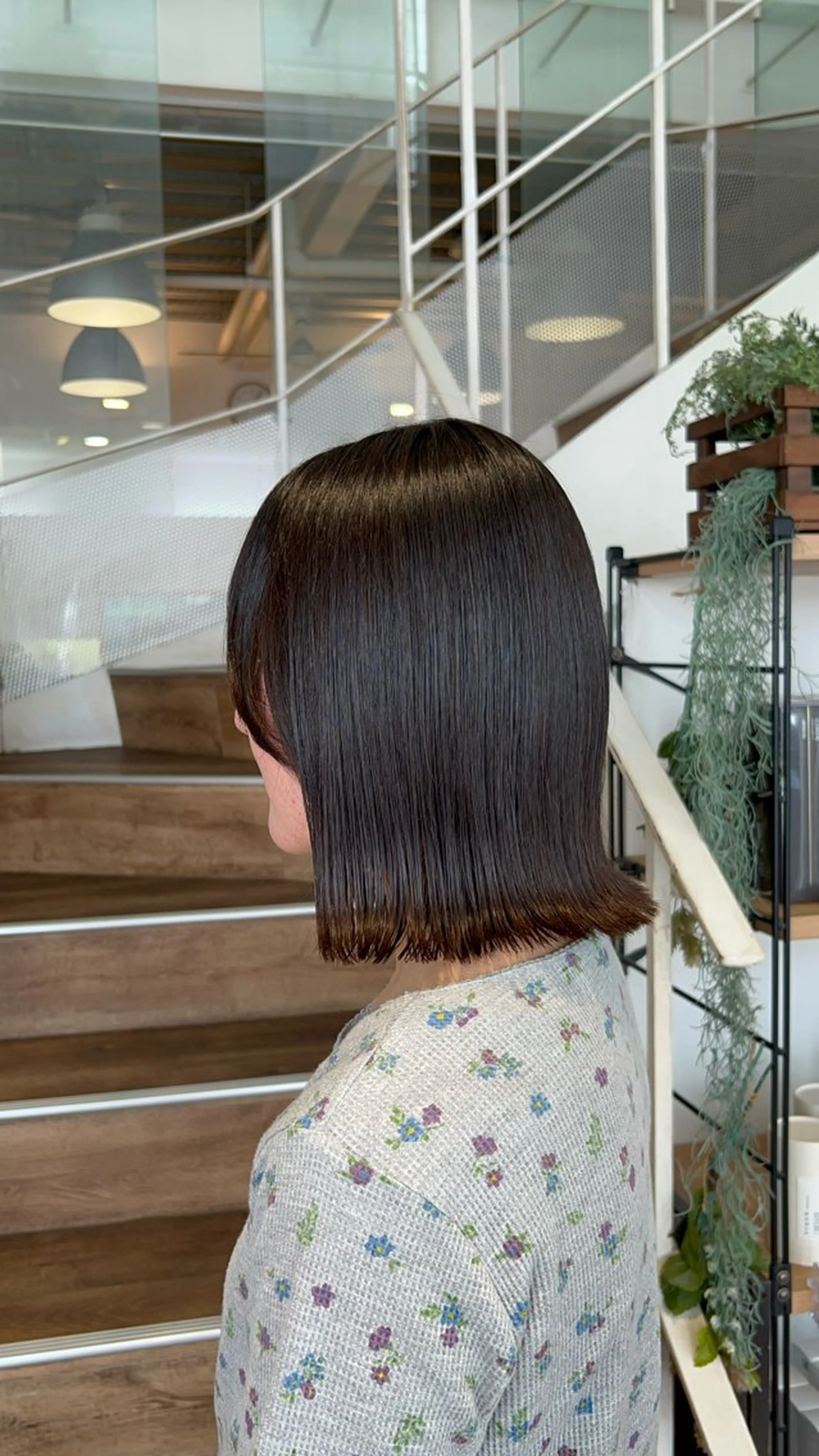 ミディアム 切りっぱなしボブ ボブ カット ヘアカラー トリートメント インナーカラー♡ Nanakoのヘアスタイル