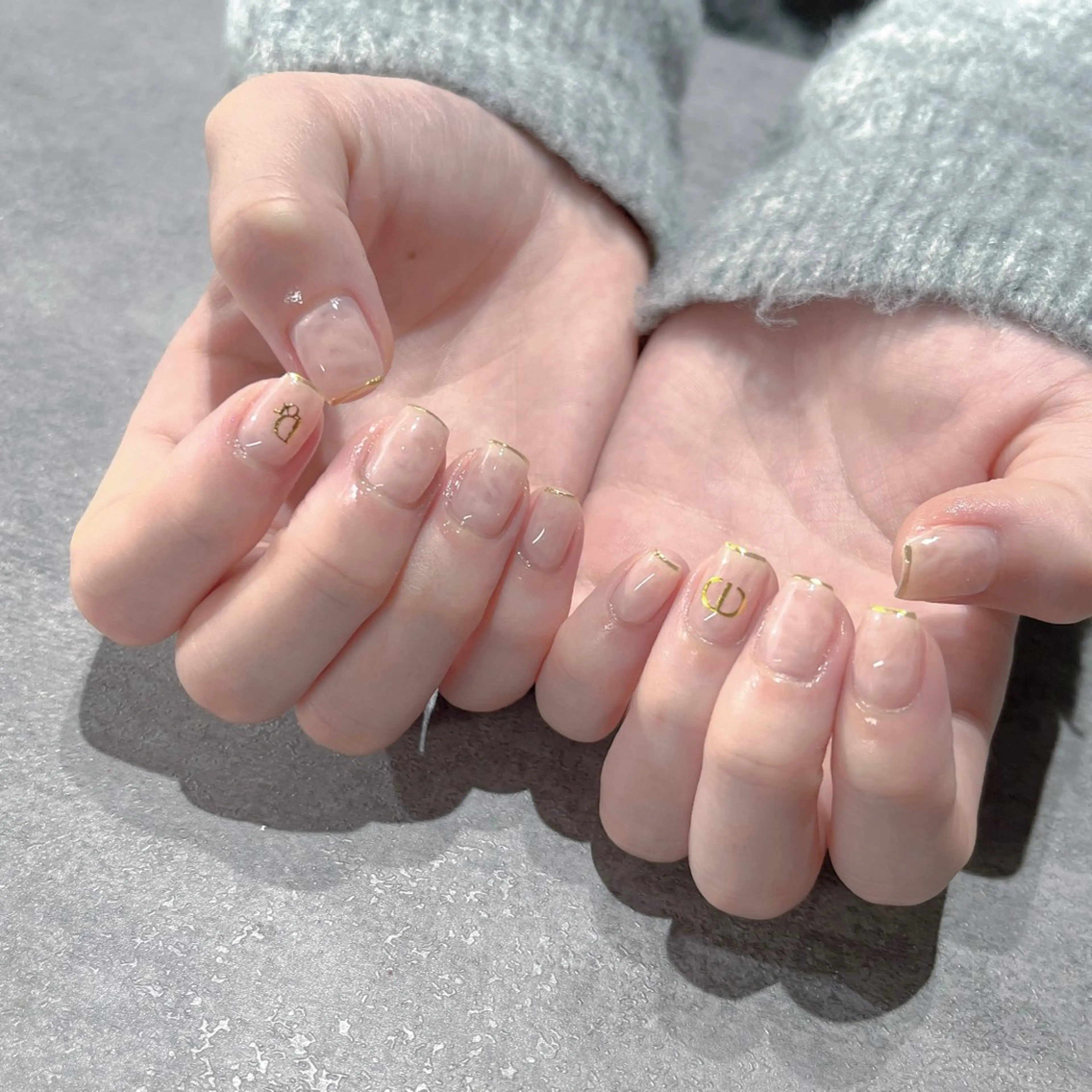 ネイル フットネイル フレンチネイル ジェルネイル ラメ(グリッター) ラメグラデーション ハンドネイル NEO Beauty Salon所属・𝐍𝐄𝐎 𝐉𝐔𝐑𝐈のネイルデザイン