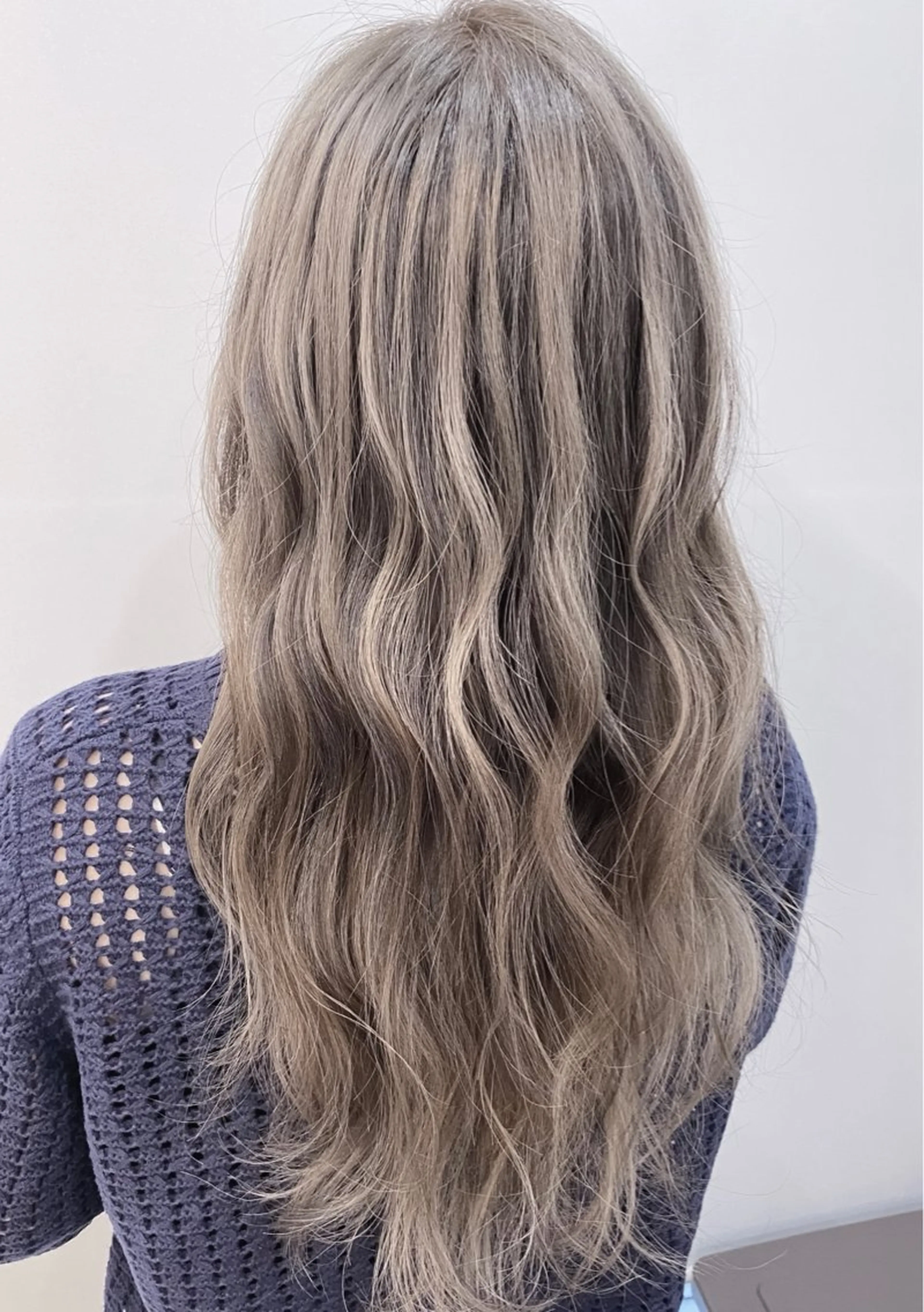 ロング カラー バレイヤージュ ブリーチ 透明感カラー ハイライトカラー ハイライト カット ヘアカラー トリートメント 竹内ケンゴ🇰🇷 EIGHT藤沢のヘアスタイル