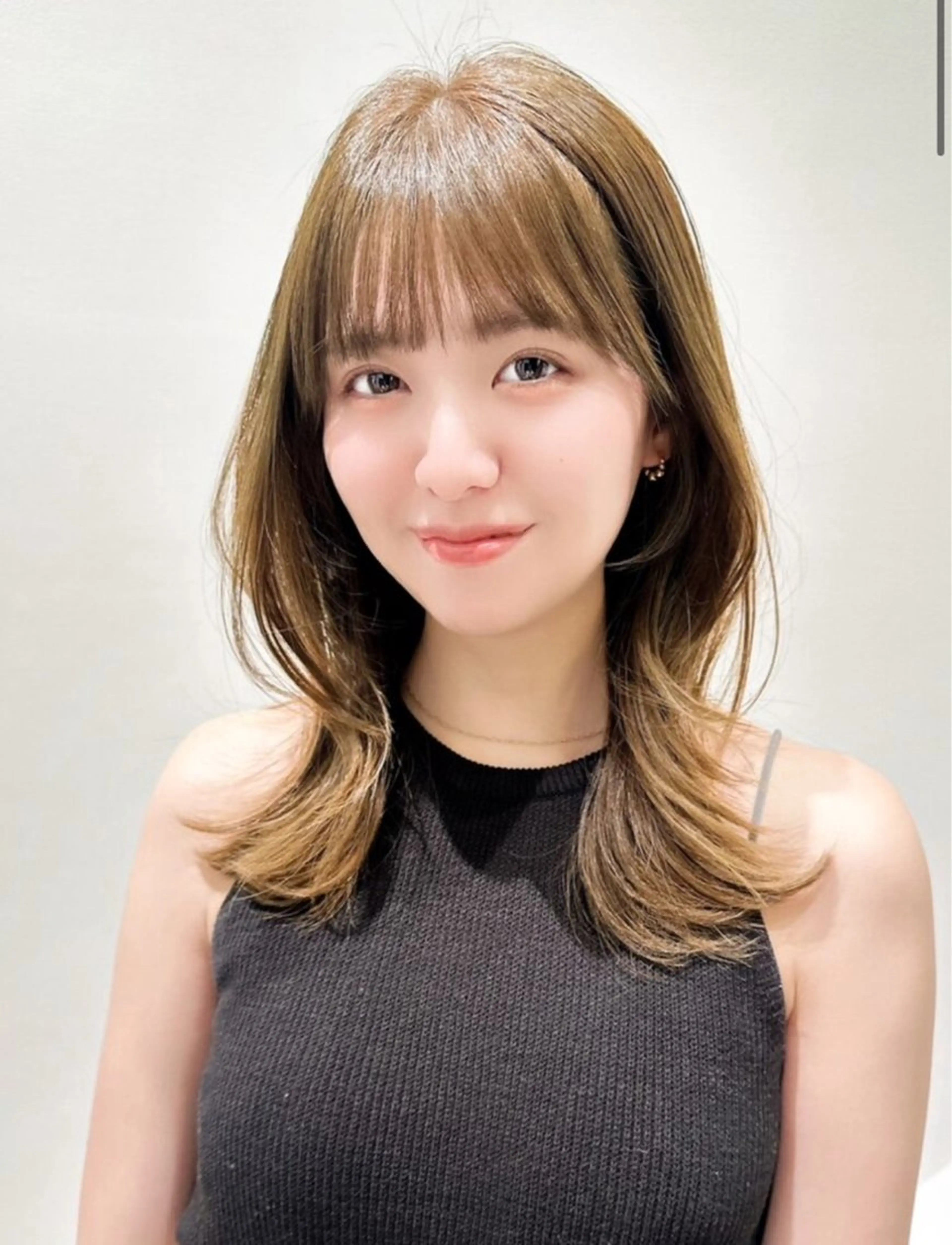 セミロング 伊藤 優里のヘアスタイル
