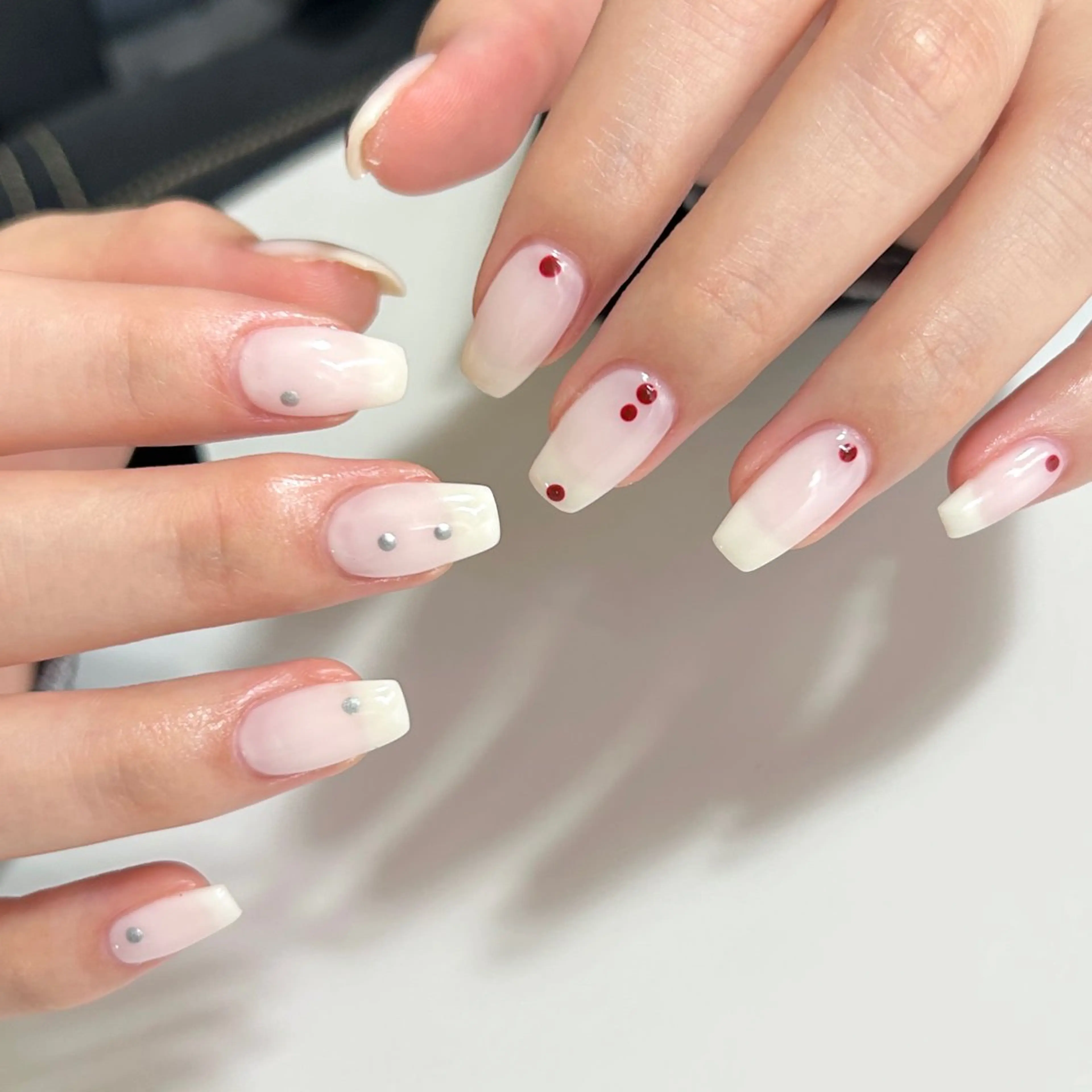 ネイル ホワイト lcoco nailのネイルデザイン