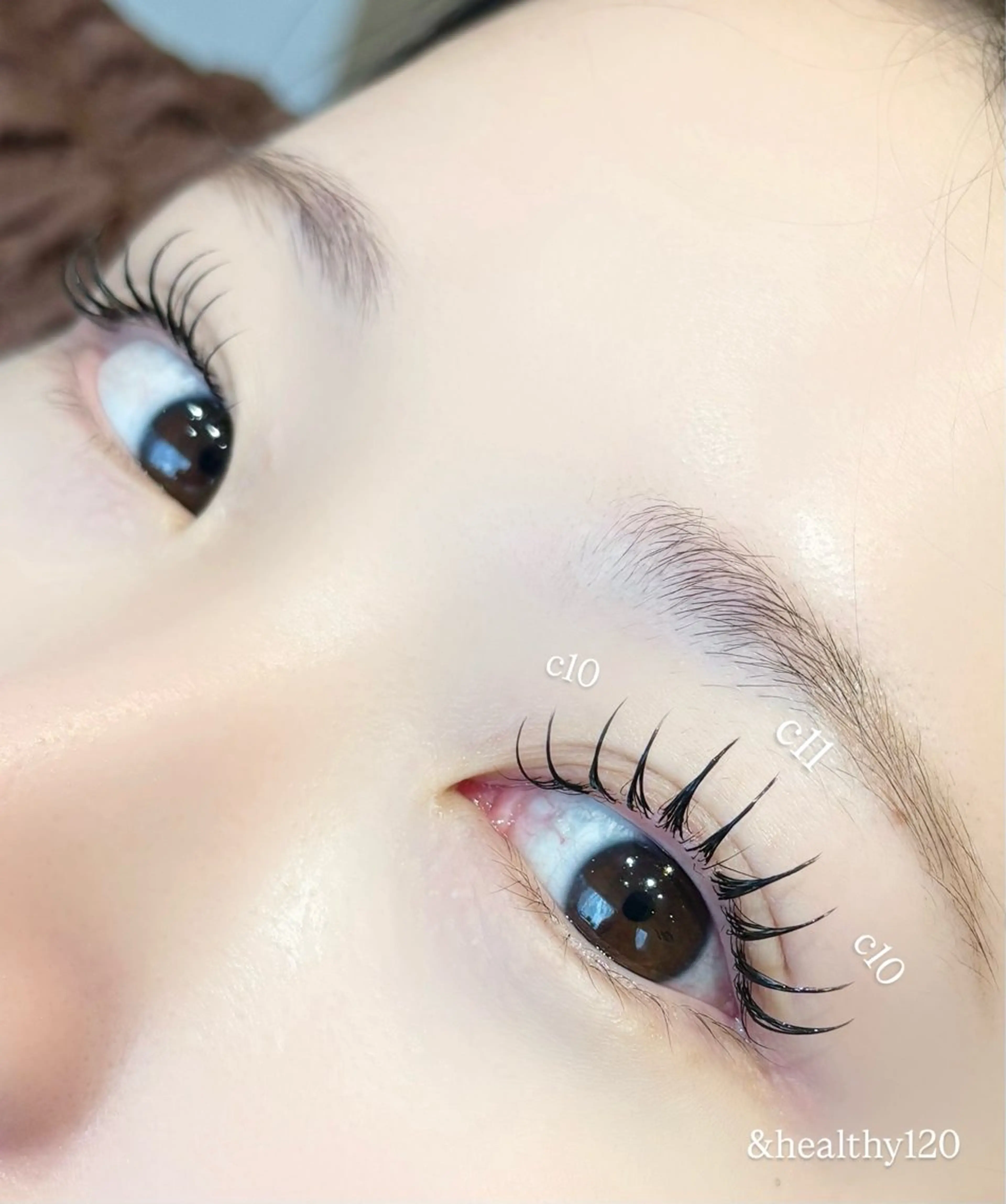 マツエク・マツパ 束感まつ毛 LUCY NAIL&EYE所属・LUCY心斎橋 奥野の眉毛・アイブロウイメージ