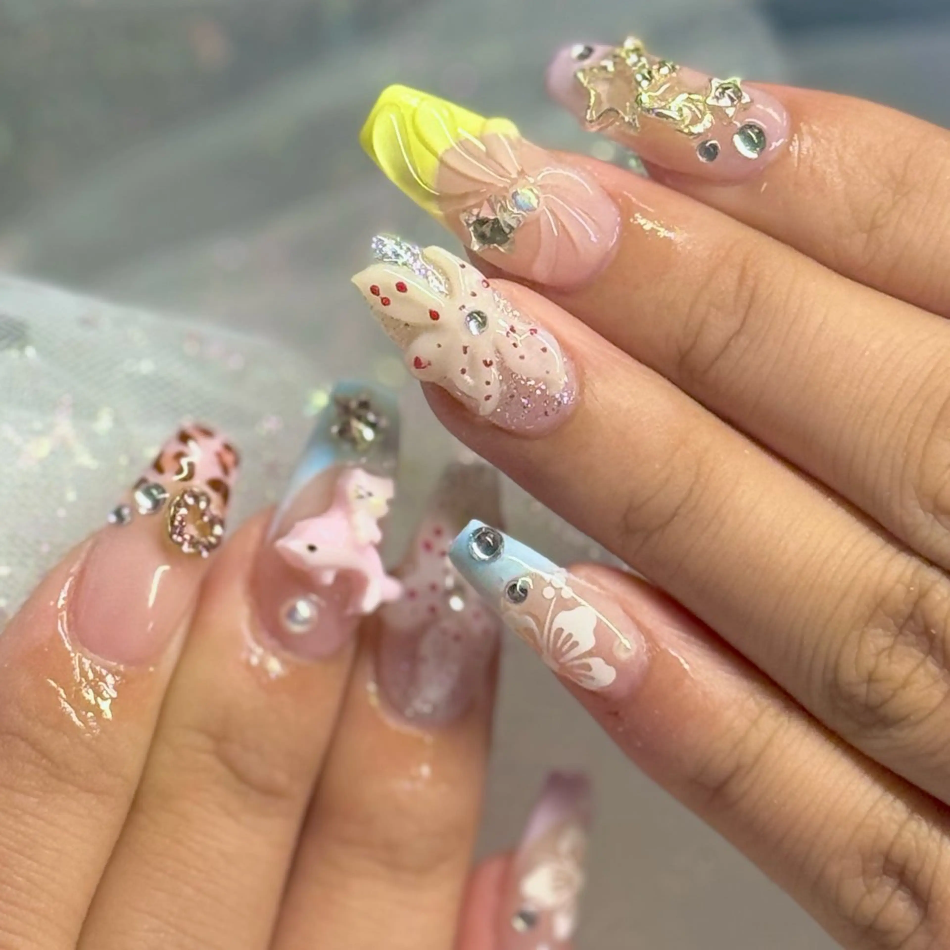 ネイル ハンドネイル ルシイ🎀新宿長さ 出しパーツ専門店のネイルデザイン