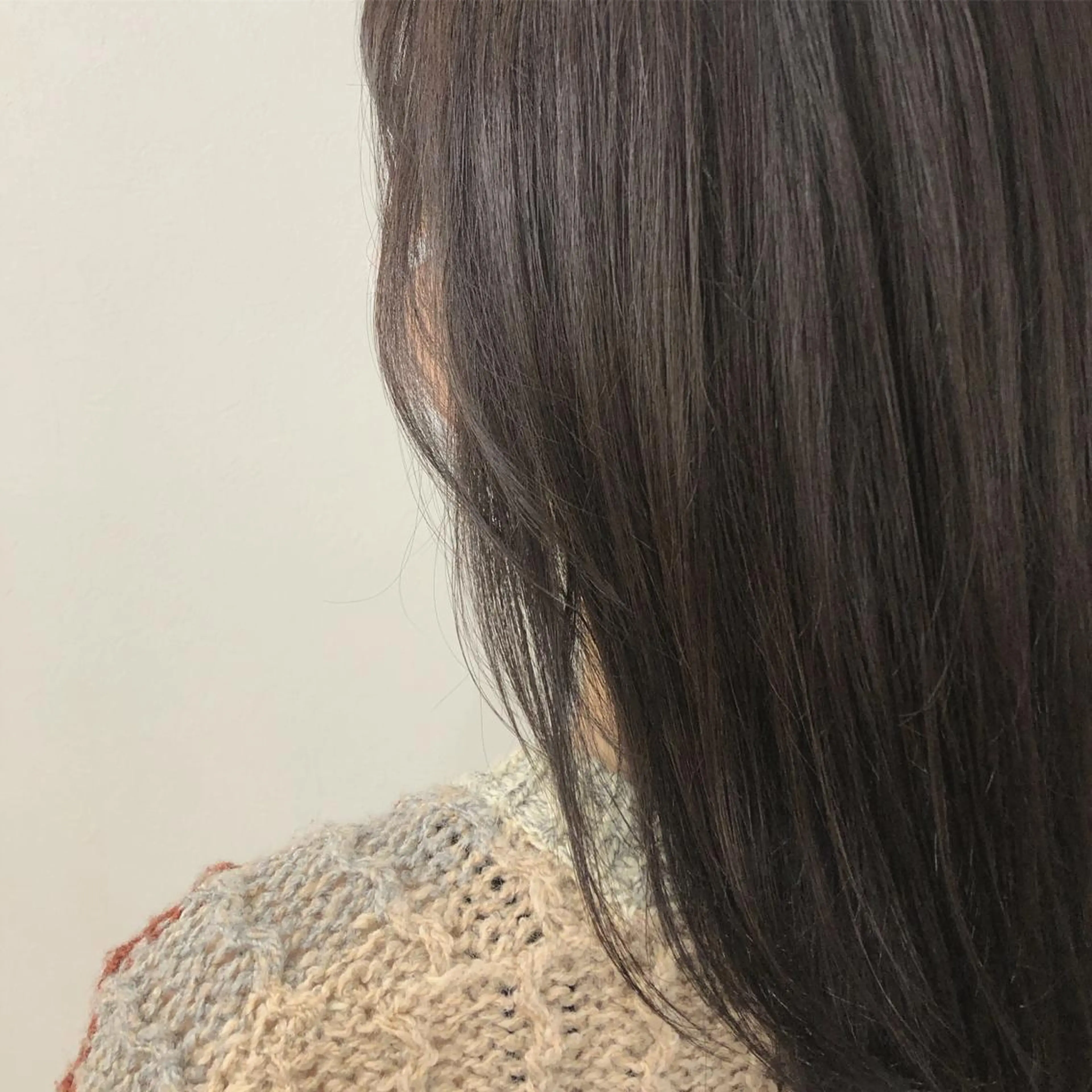 セミロング カラー 透明感カラー オレンジ miyu✂︎Lien 上品なブリーチカラーのヘアスタイル