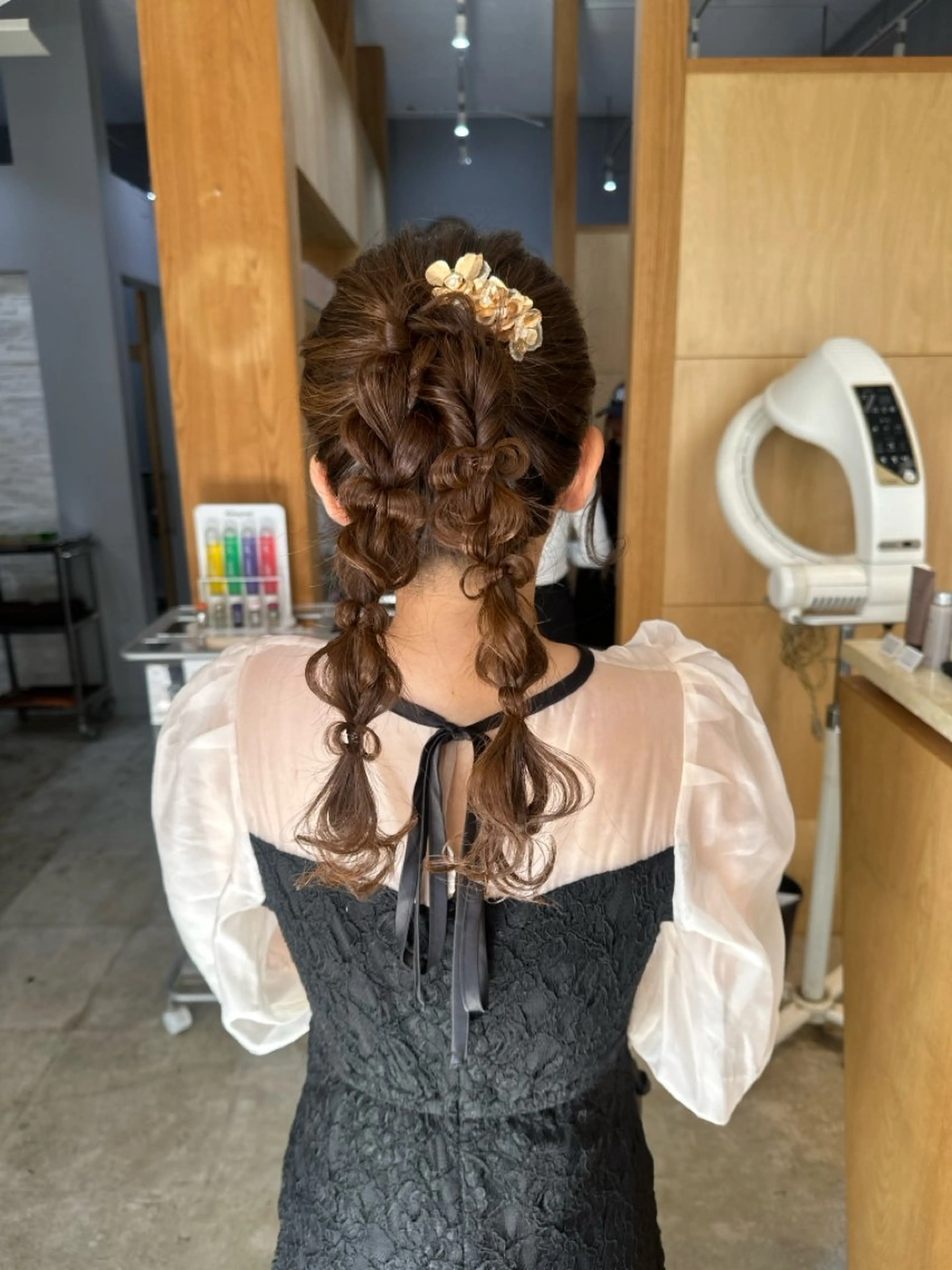 ミディアム miloc MOMOKAのヘアスタイル