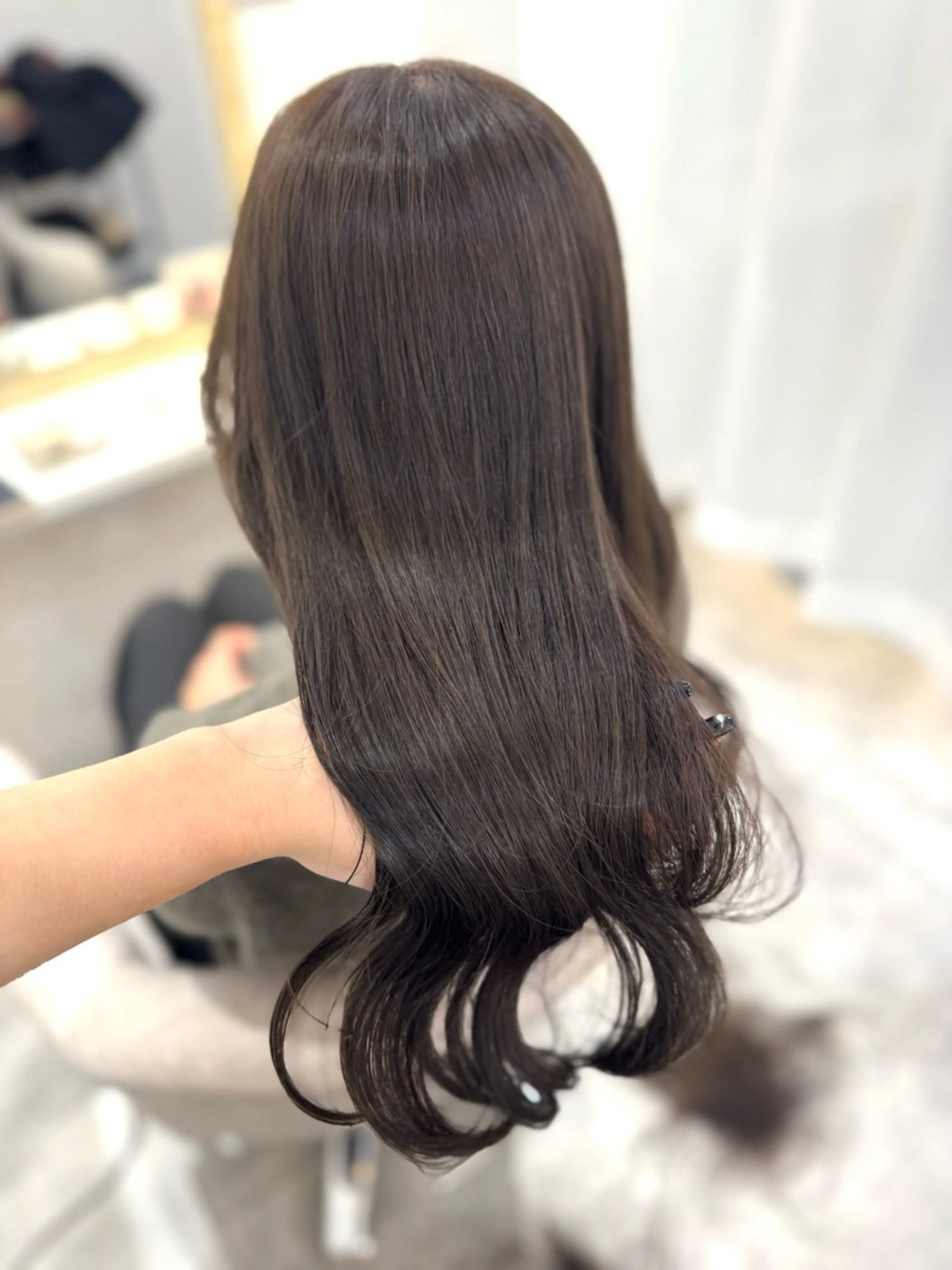 ロング カラー アッシュ アッシュブラウン ベージュカラー 黒髪 ブリーチ カット ヘアカラー トリートメント 赤み無し柔らかカラー 【梅田】madokaのヘアスタイル
