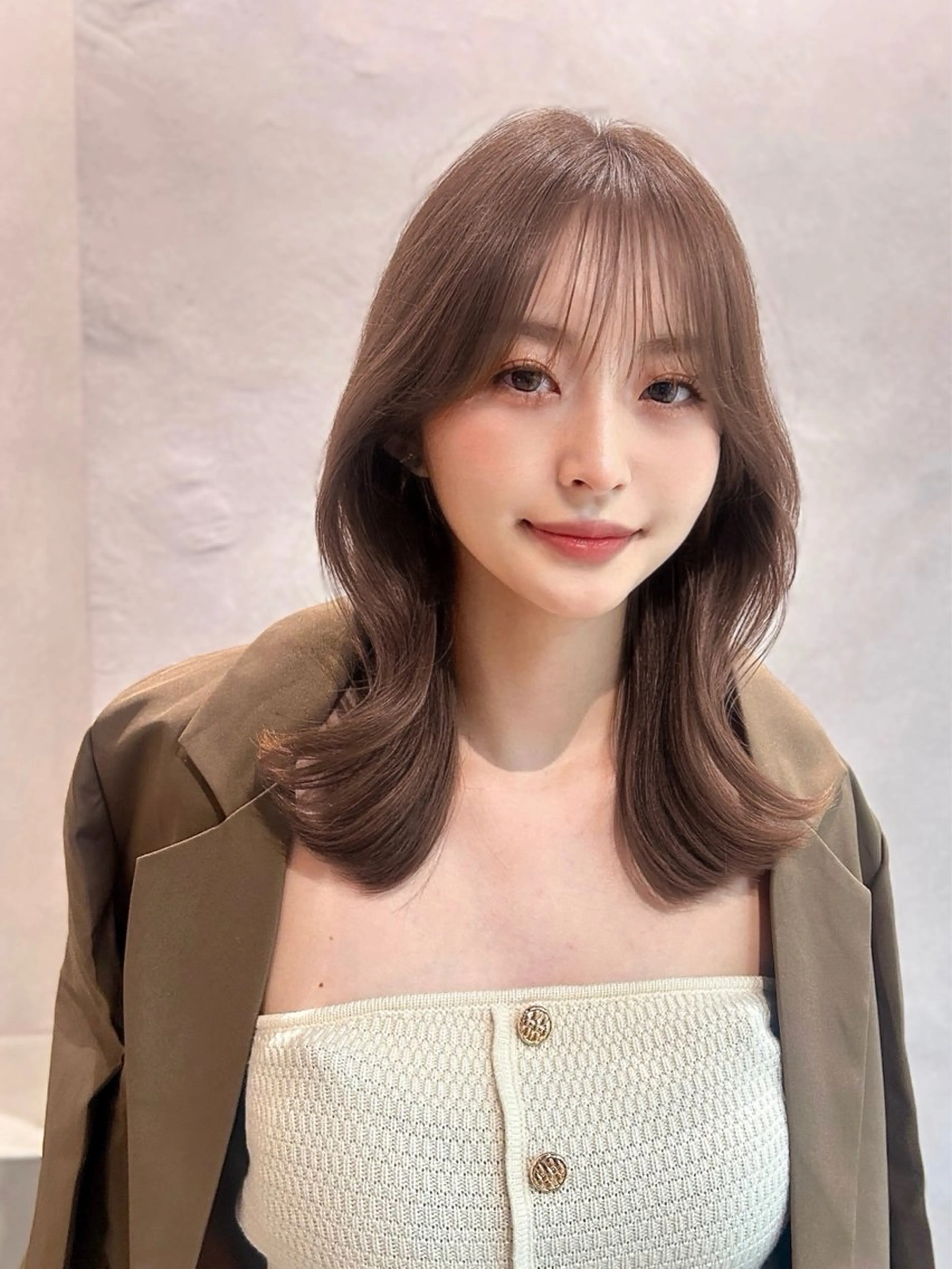 ミディアム カラー レイヤーカット ミディアムヘア Chifumiのヘアスタイル