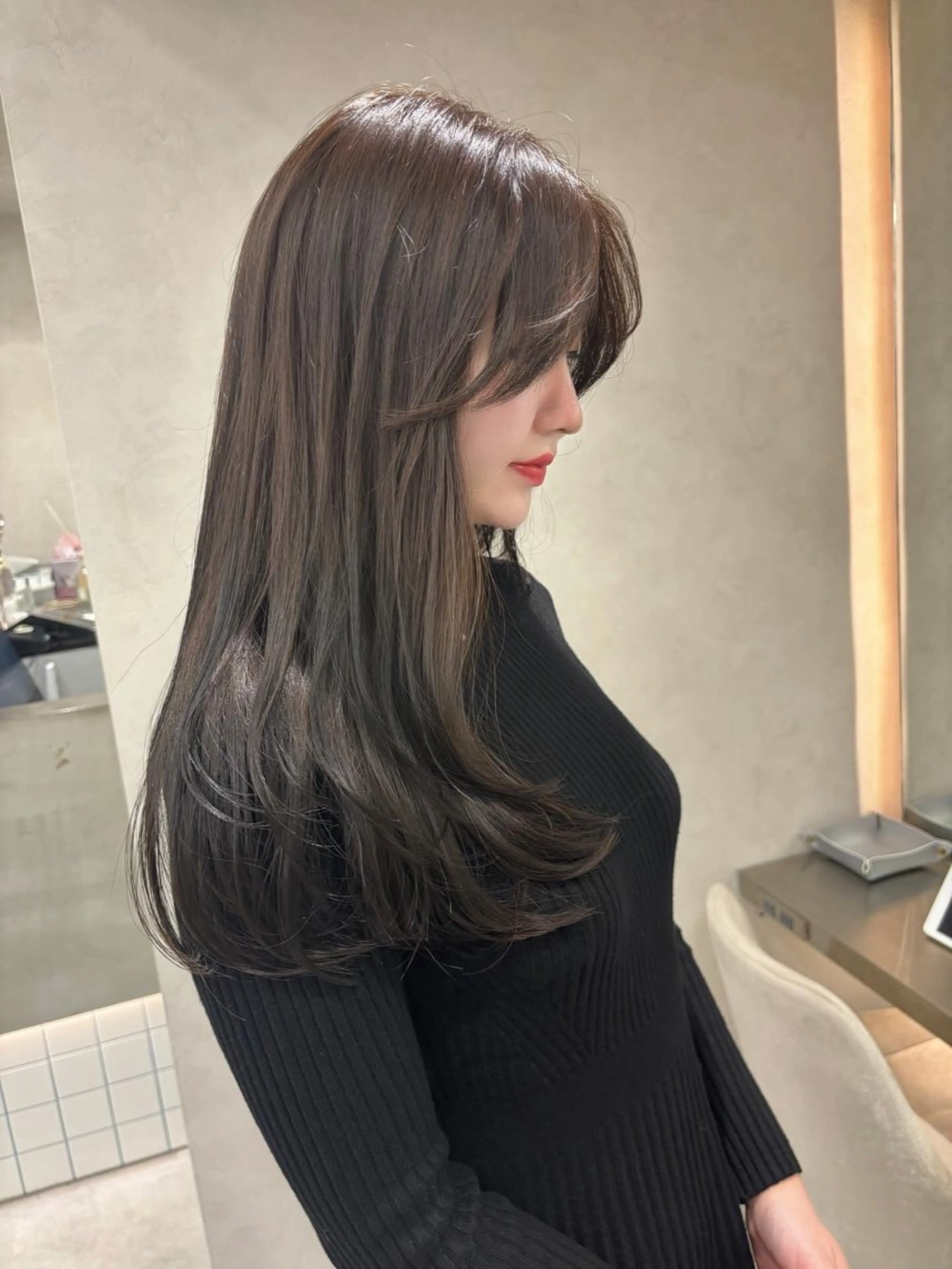 ロング カラー ロンド　ウル所属・レイヤー/縮毛矯正⭐ 特化美容師のヘアスタイル