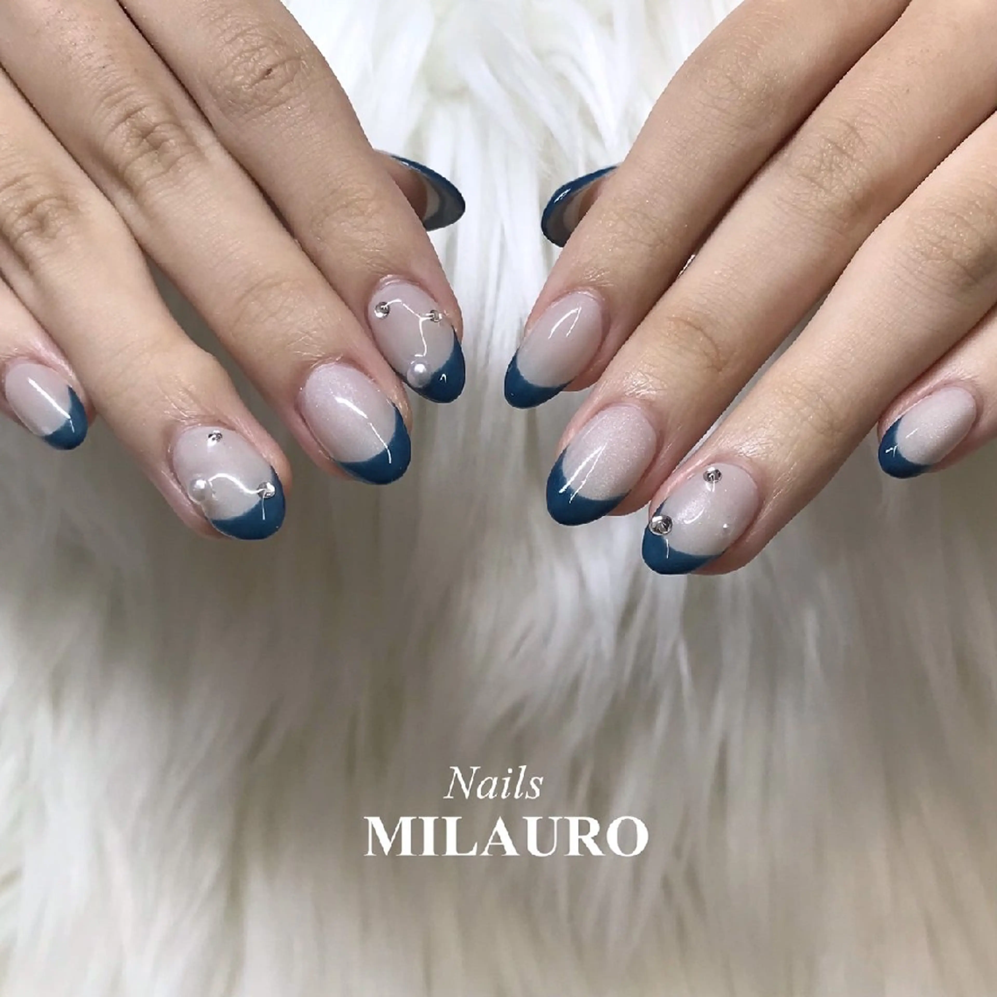 ネイル ブルー フレンチネイル ハンドネイル Nails MILAURO所属・MIYUKI /大人シンプルネイルのネイルデザイン