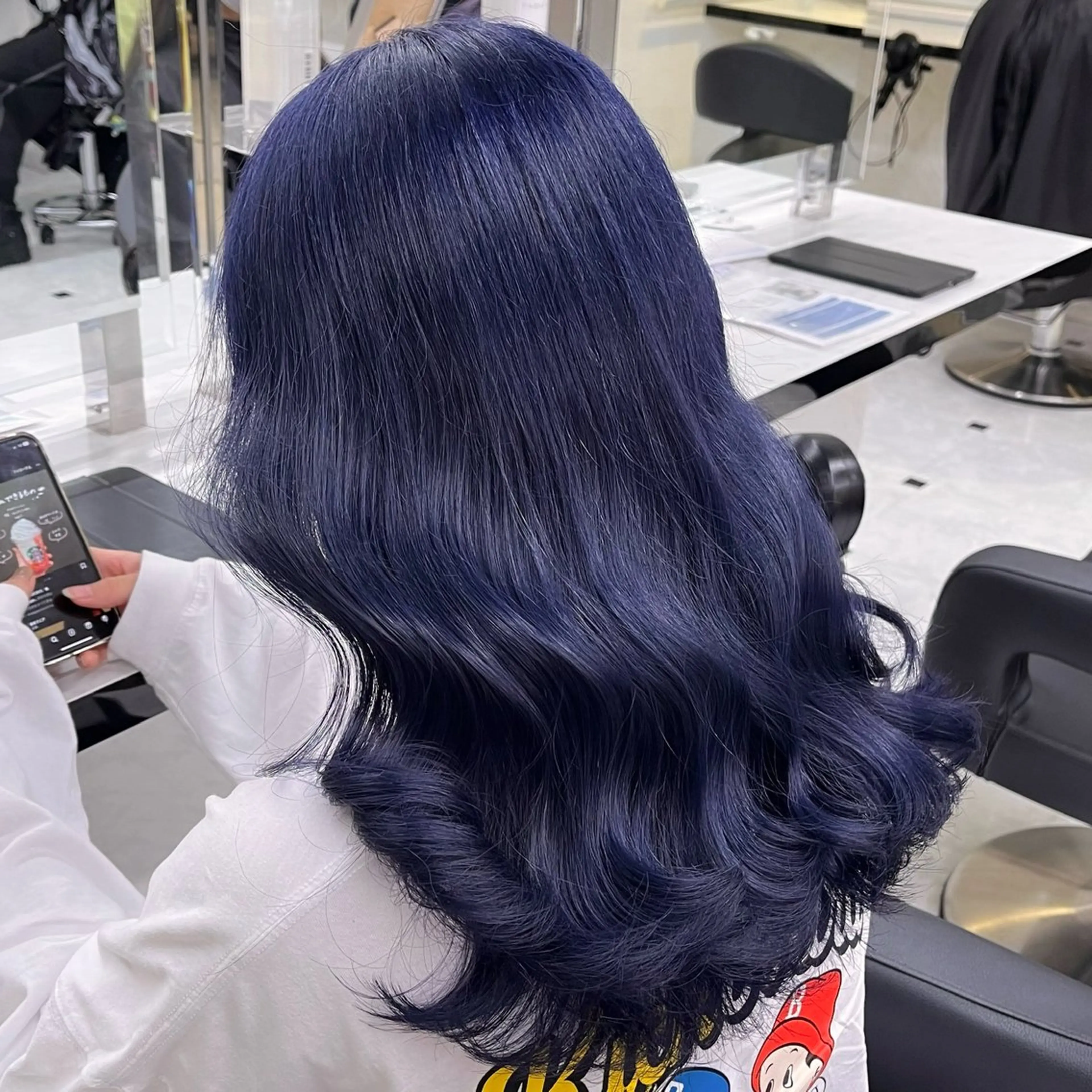 セミロング カラー ヘアアレンジ 🍒透明感カラー🌨 🥕ハイトーンカラーのヘアスタイル
