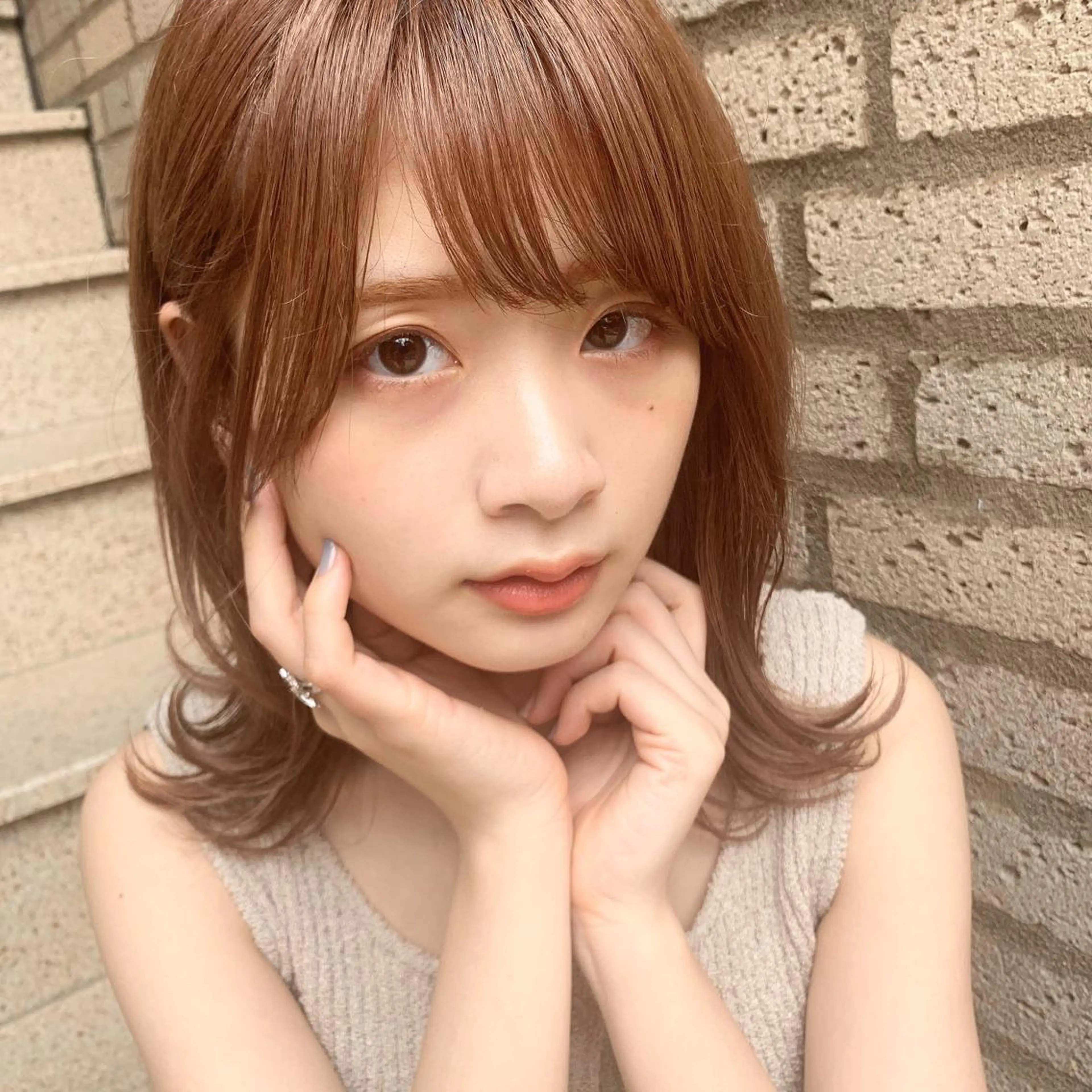 セミロング カラー ベージュカラー レイヤーカット ヘアカラー トリートメント chama レイヤーカットのヘアスタイル