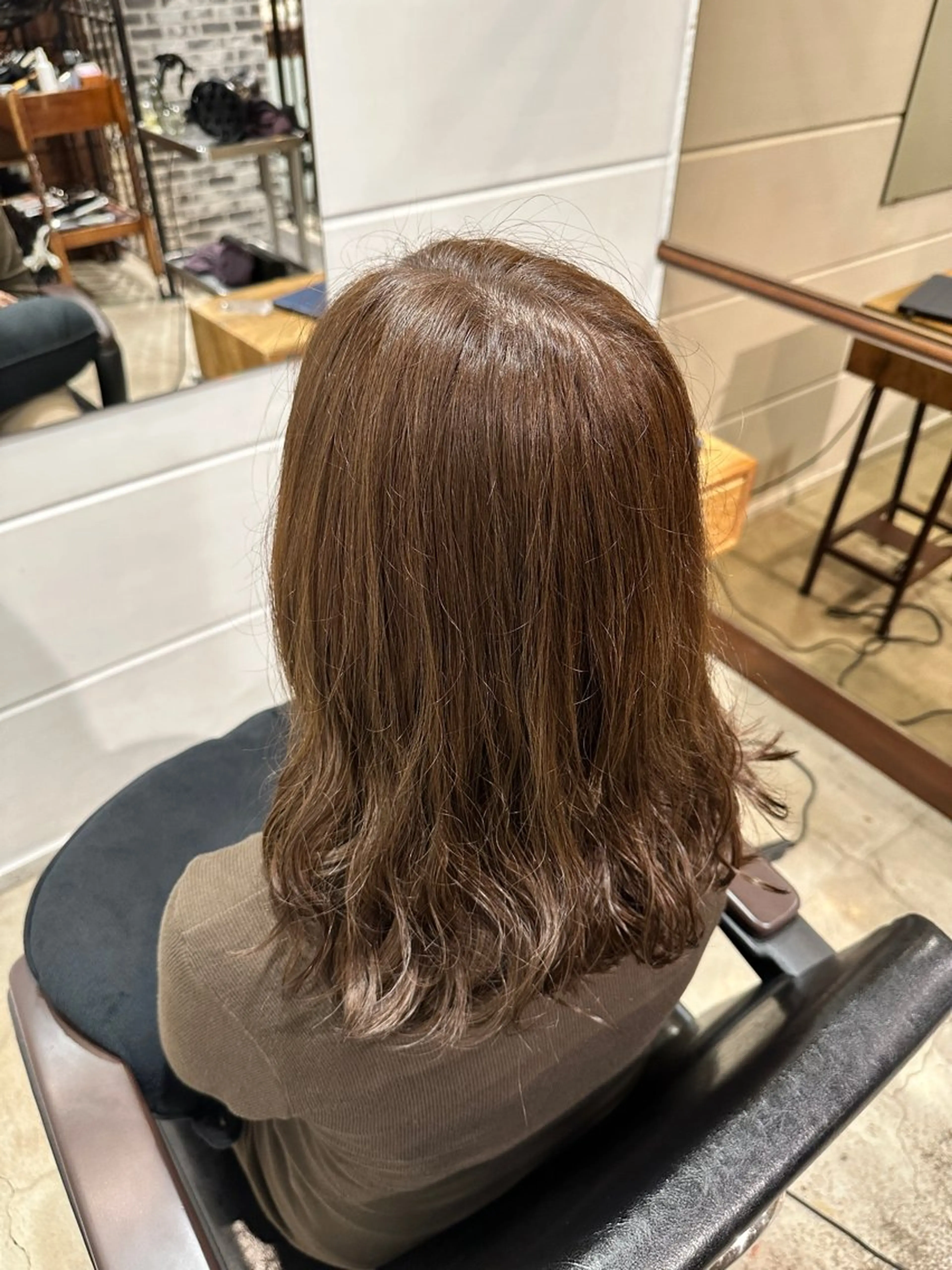 ミディアム カラー ヘアカラー 上田 葵梨のヘアスタイル