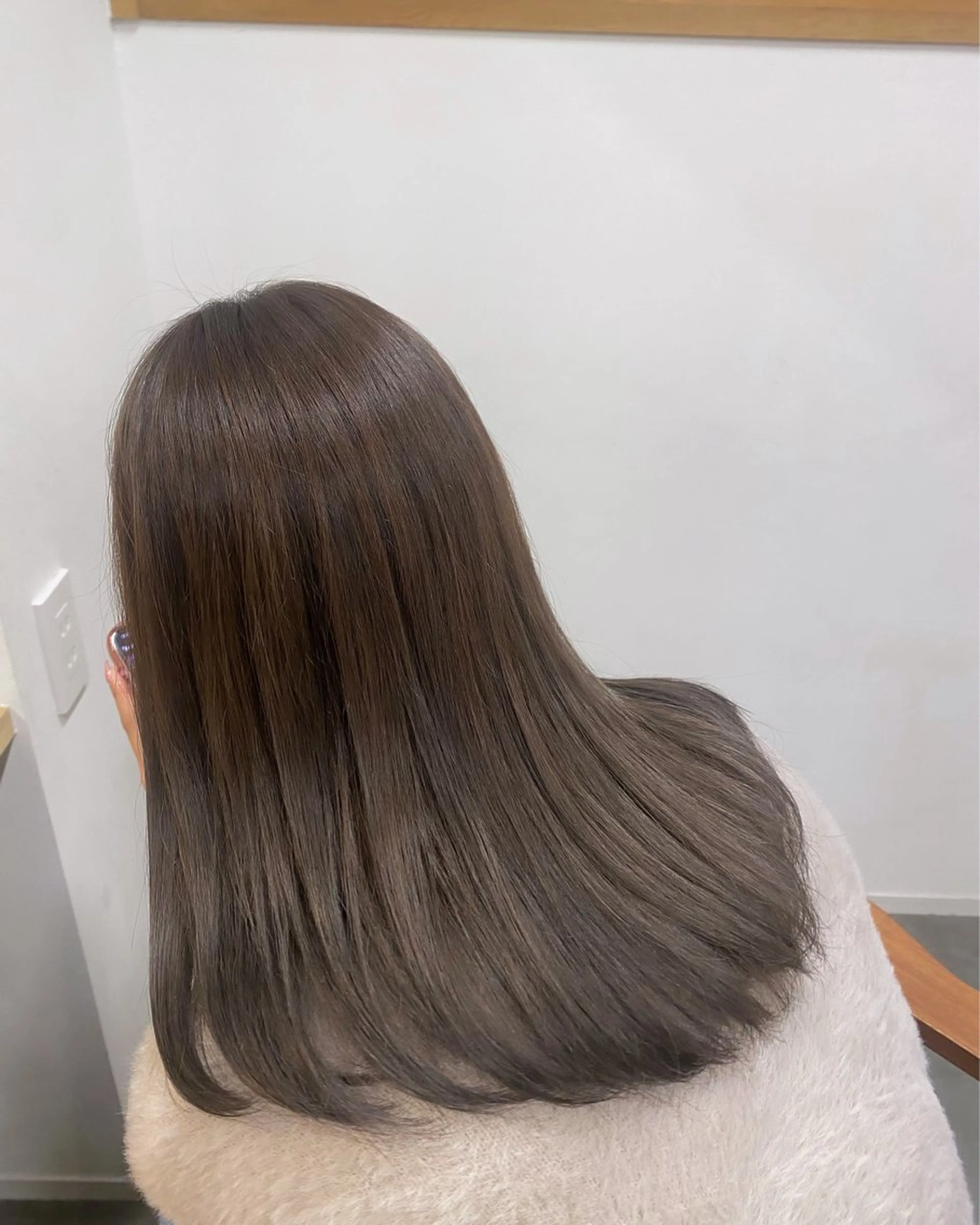 セミロング カラー ブリーチ グレージュ hair&culture gallery moloco　神保町　九段下店所属・RISA🩶🐈‍⬛ カット✨透明感カラーのヘアスタイル