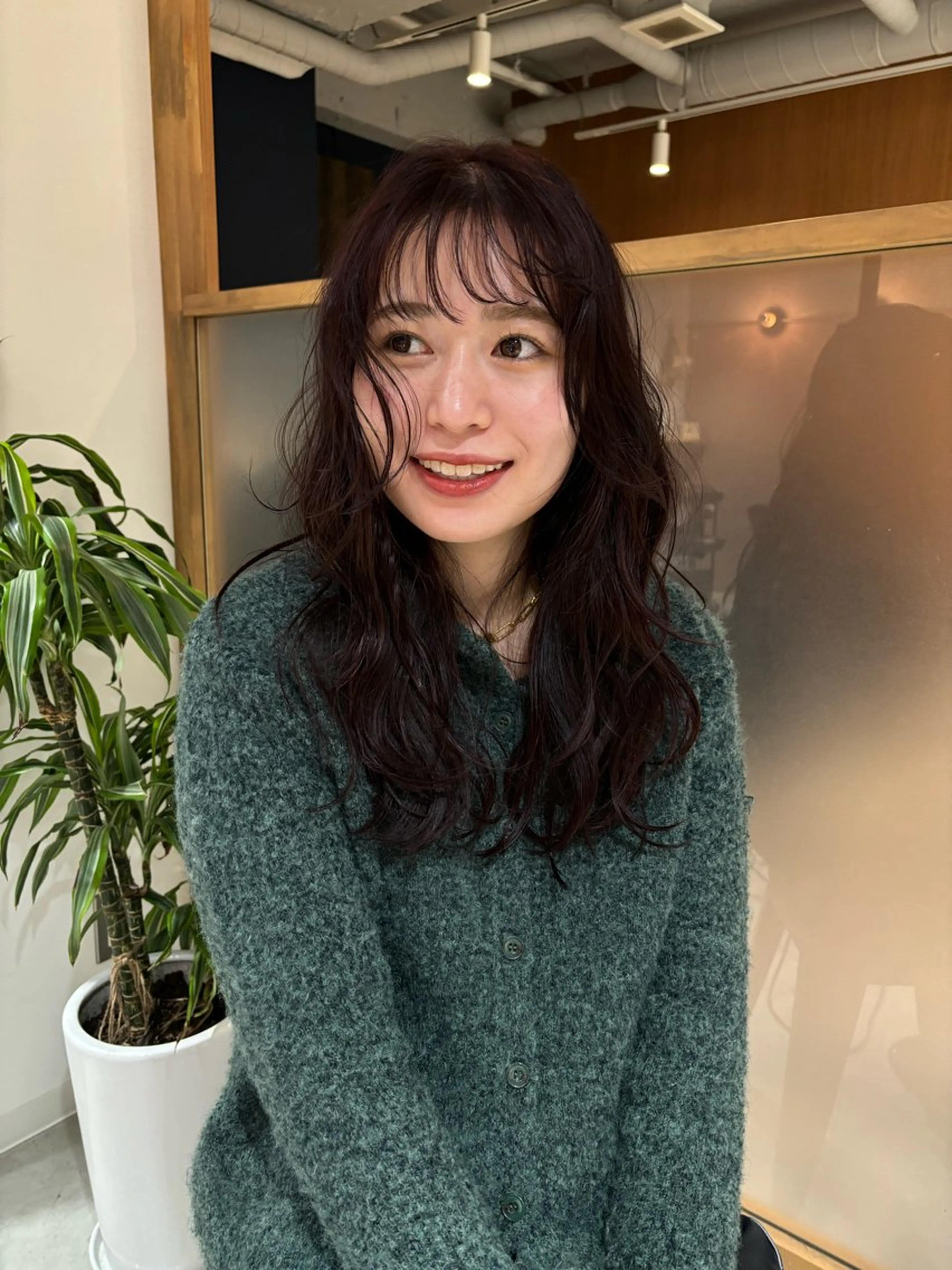 ロング カラー パーマ mei｜顔まわり ×透明感カラーのヘアスタイル