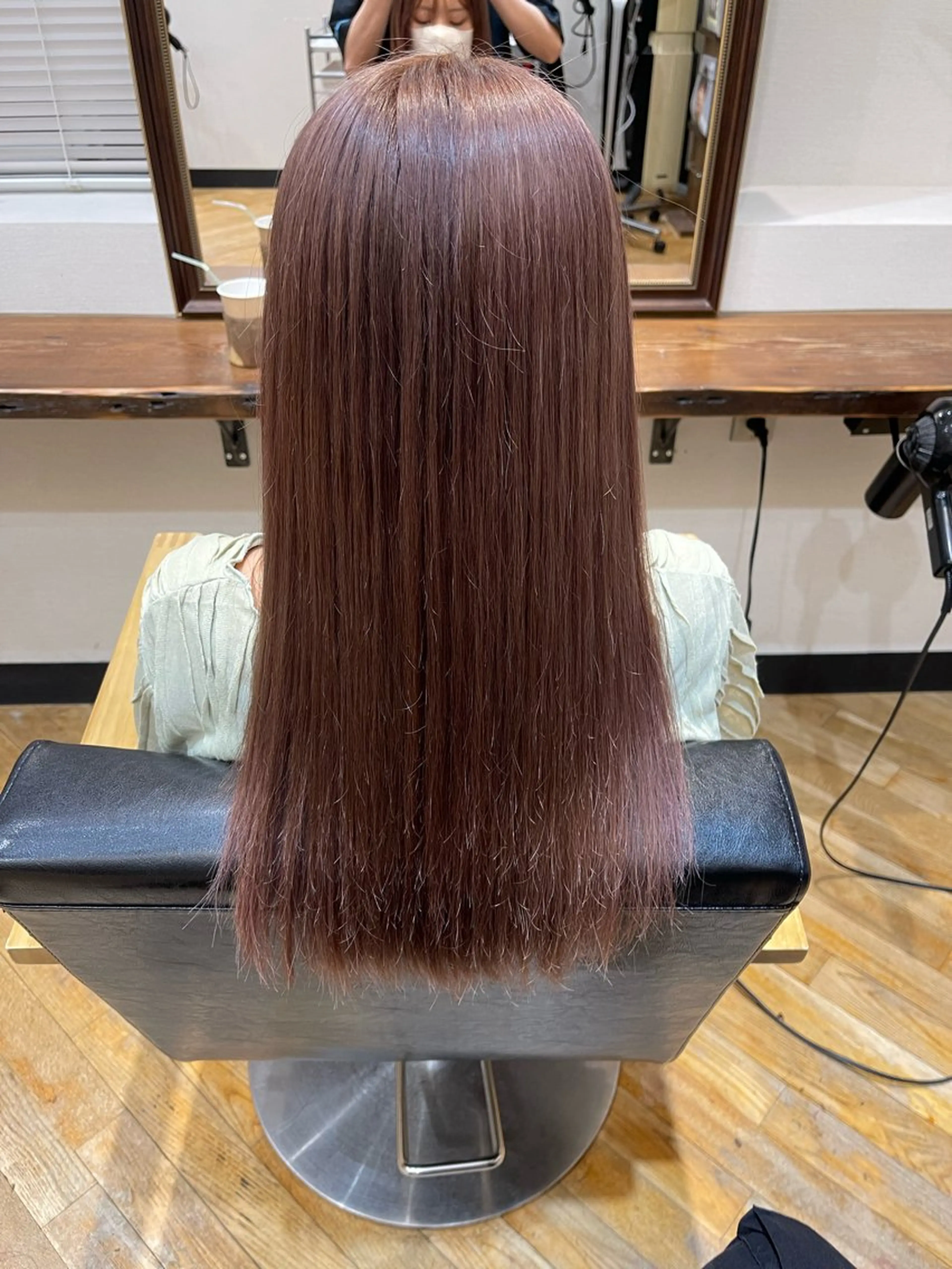 ロング カラー ベージュカラー ピンクカラー ピンクベージュ ヘアカラー Rolen.所属・佐藤 海璃のヘアスタイル