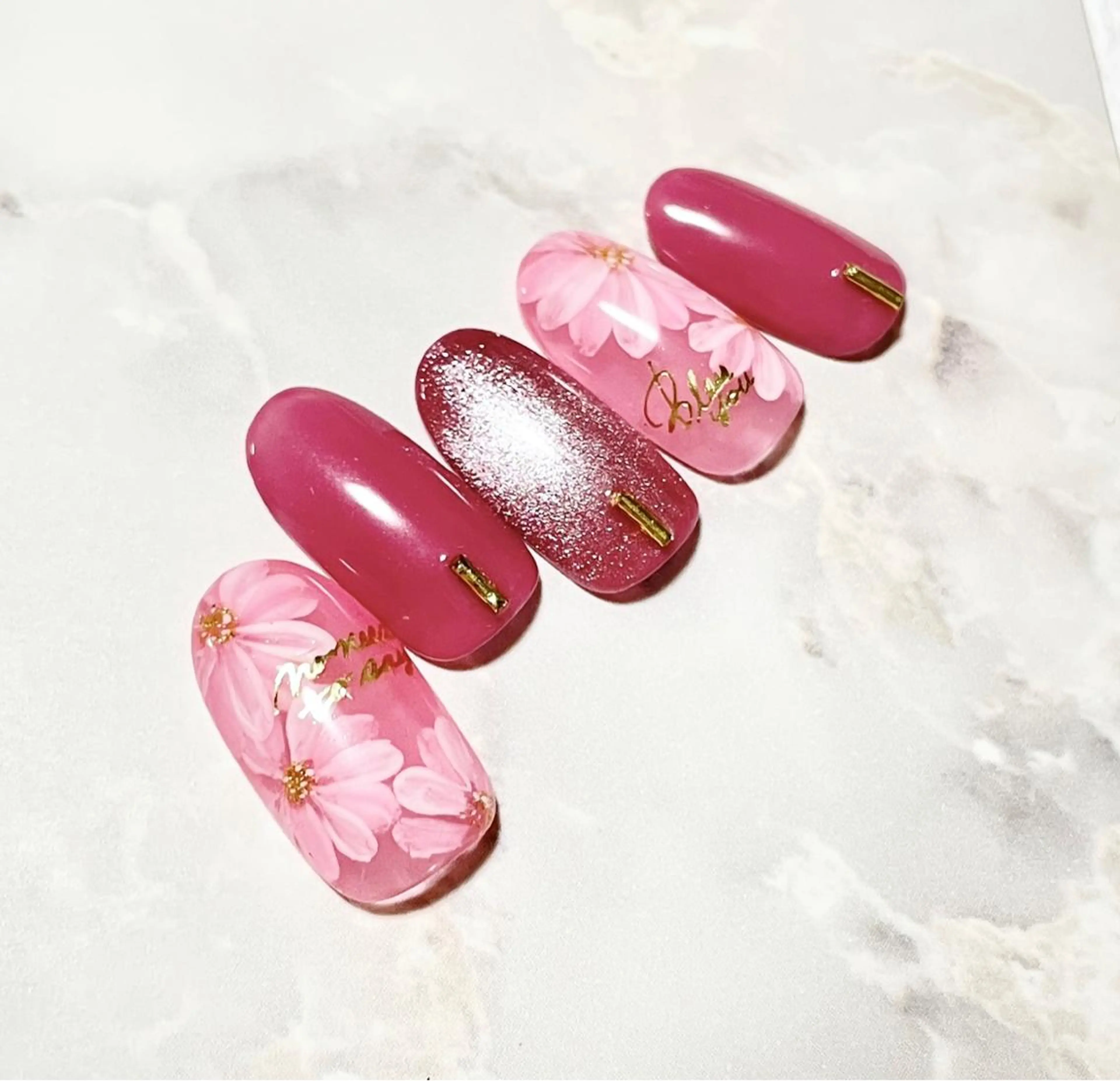 ネイル ジェルネイル マグネットネイル ピンク ハンドネイル ハンドケア atelier yu's nail所属・atelier yu's nailのネイルデザイン