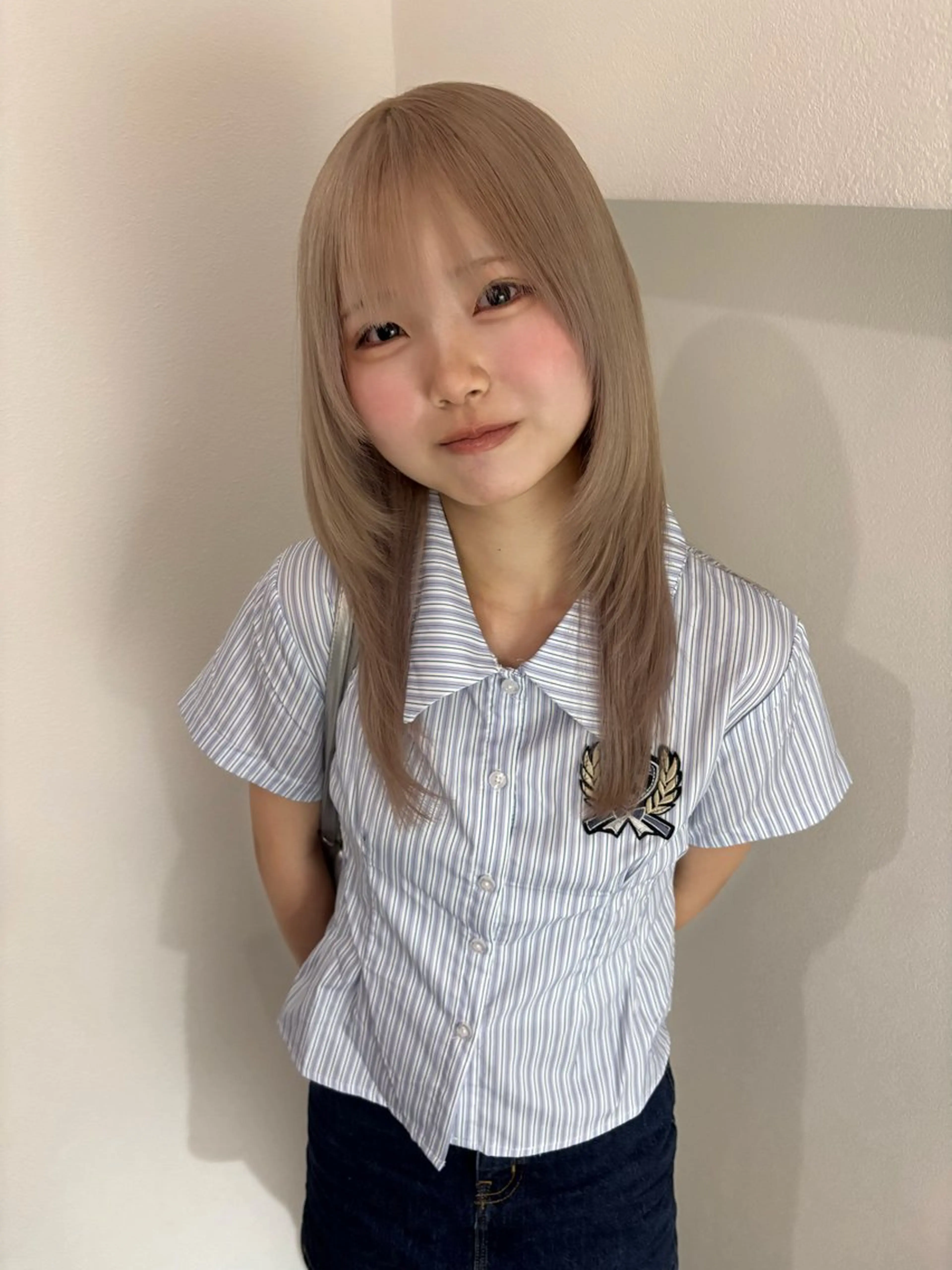 セミロング カラー ベージュカラー ホワイトベージュ ヘアカラー トリートメント MONIQA sakae所属・hina/ハイトーン /ピンクカラー🎀のヘアスタイル