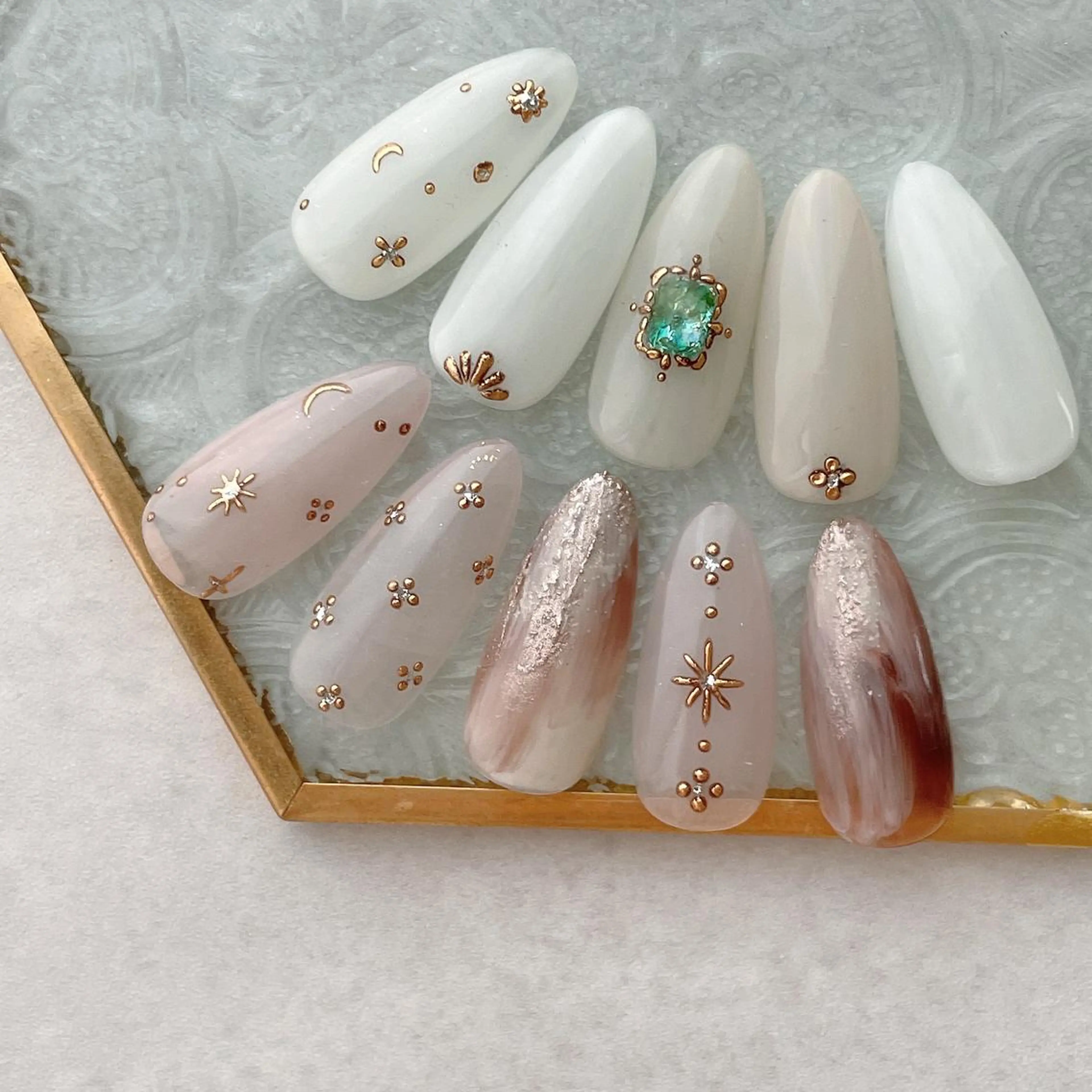 ネイル アートネイル ニュアンスネイル ハンドネイル amulet TOMOMIのネイルデザイン