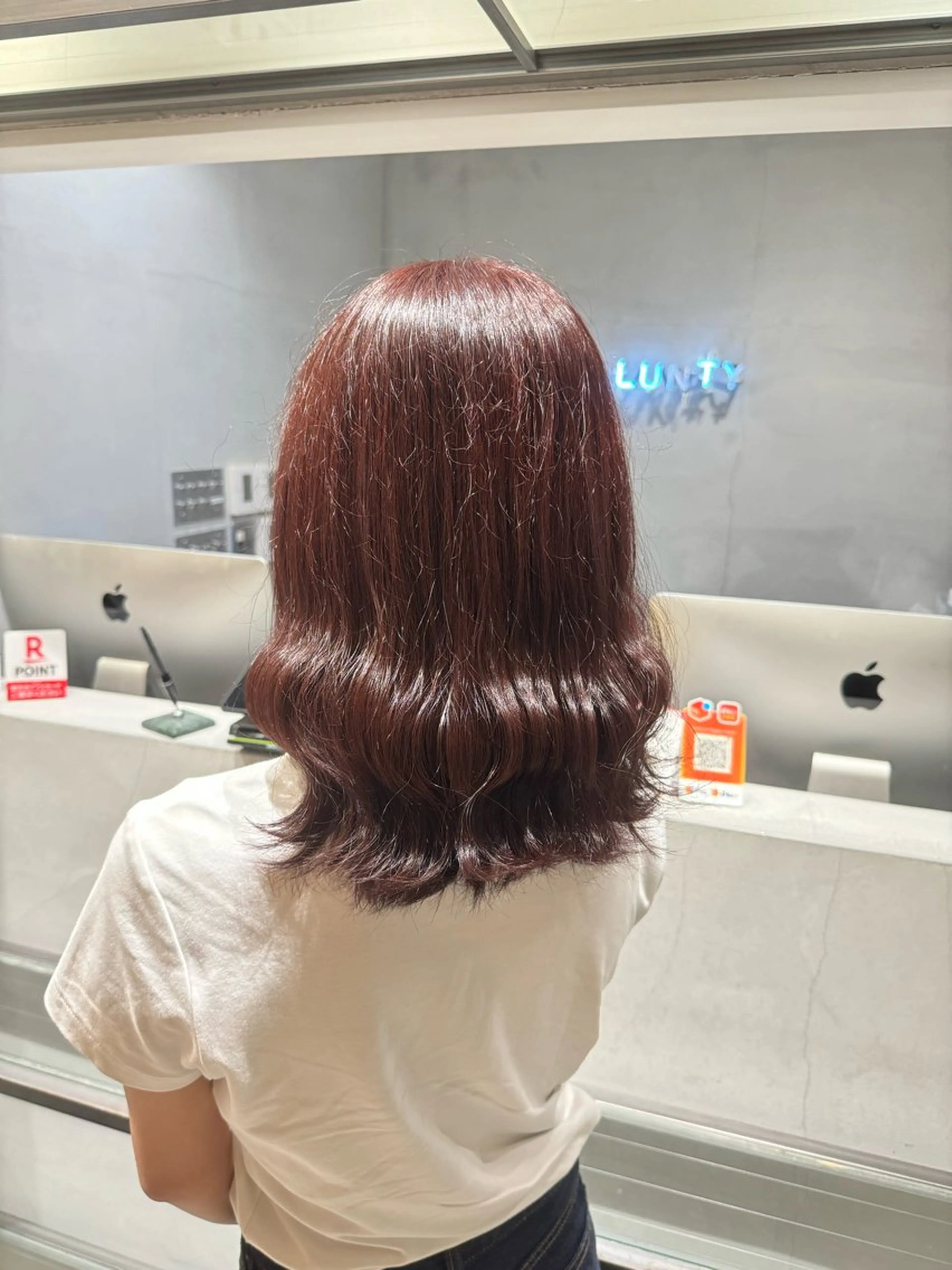 ミディアム ヘアカラー 👑LUNTY RINA👑のヘアスタイル