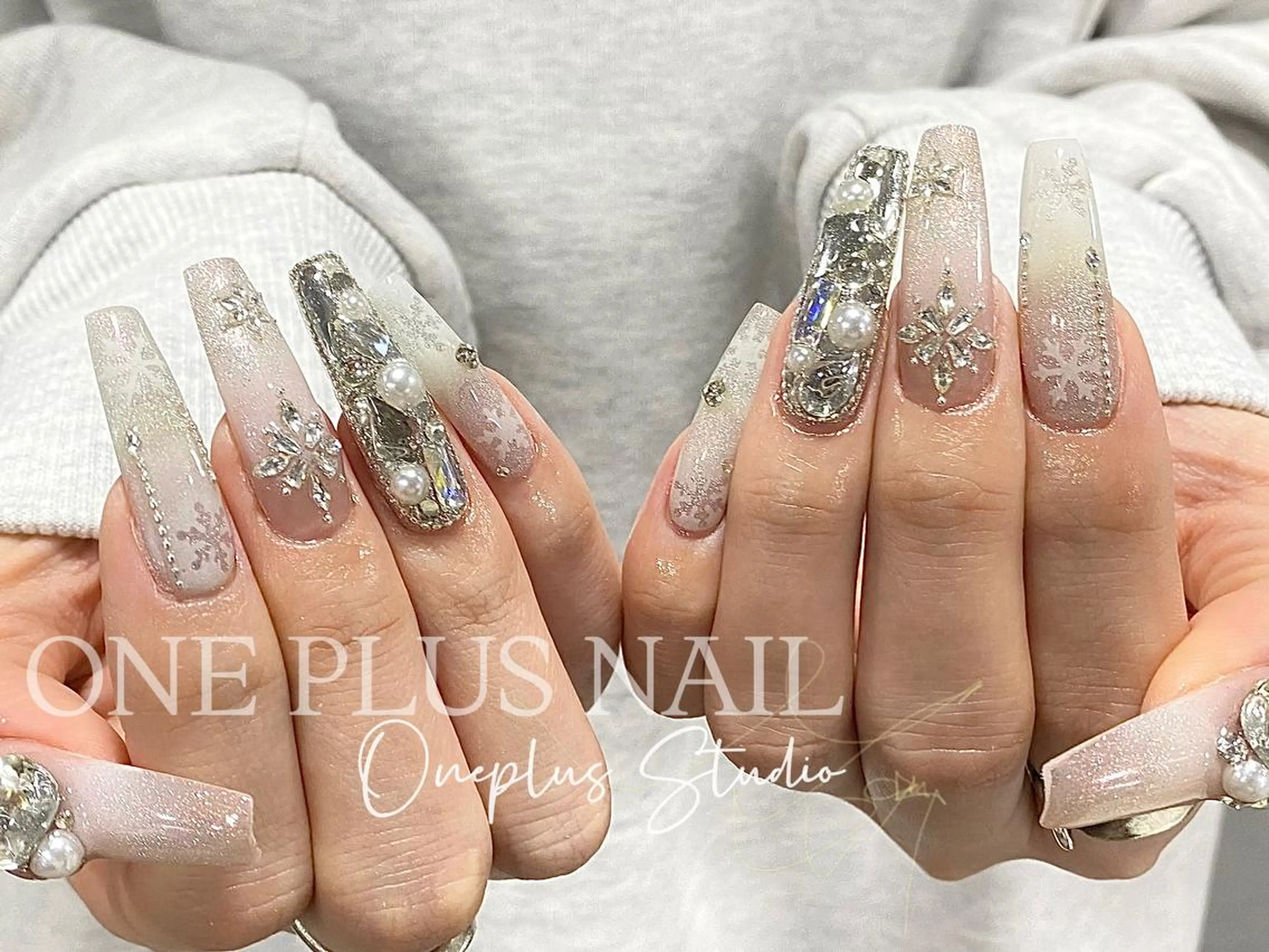 ネイル ジェルネイル キラキラネイル 韓国ネイル ラメ(グリッター) マグネットネイル haruka 🧸のネイルデザイン