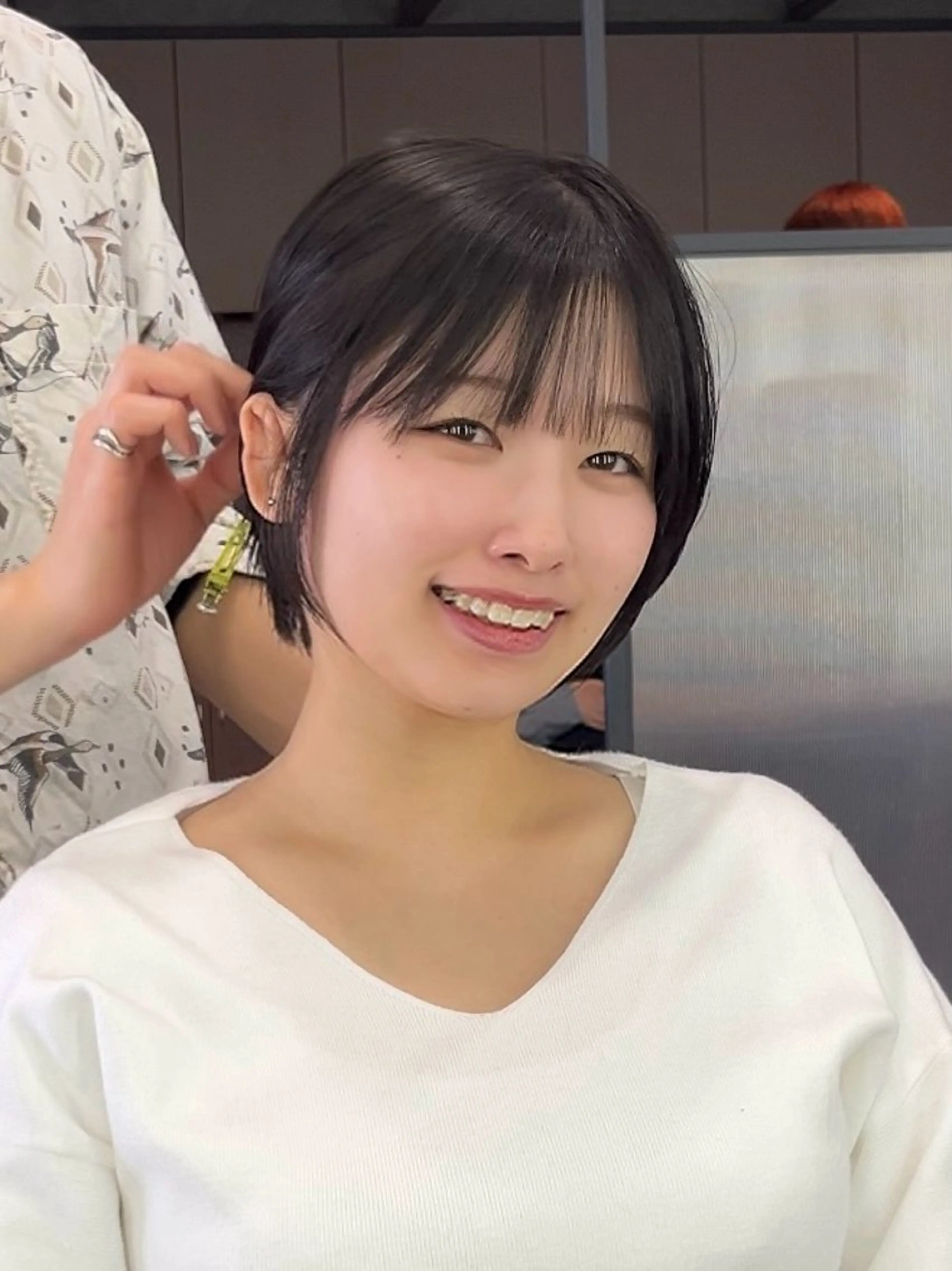 ショート カラー グレージュ くびれヘア 顔まわりレイヤー 韓国風ヘア レイヤーカット カット ヘアカラー i.Ehime所属・i.Ehime💫 齋藤  あつきのヘアスタイル