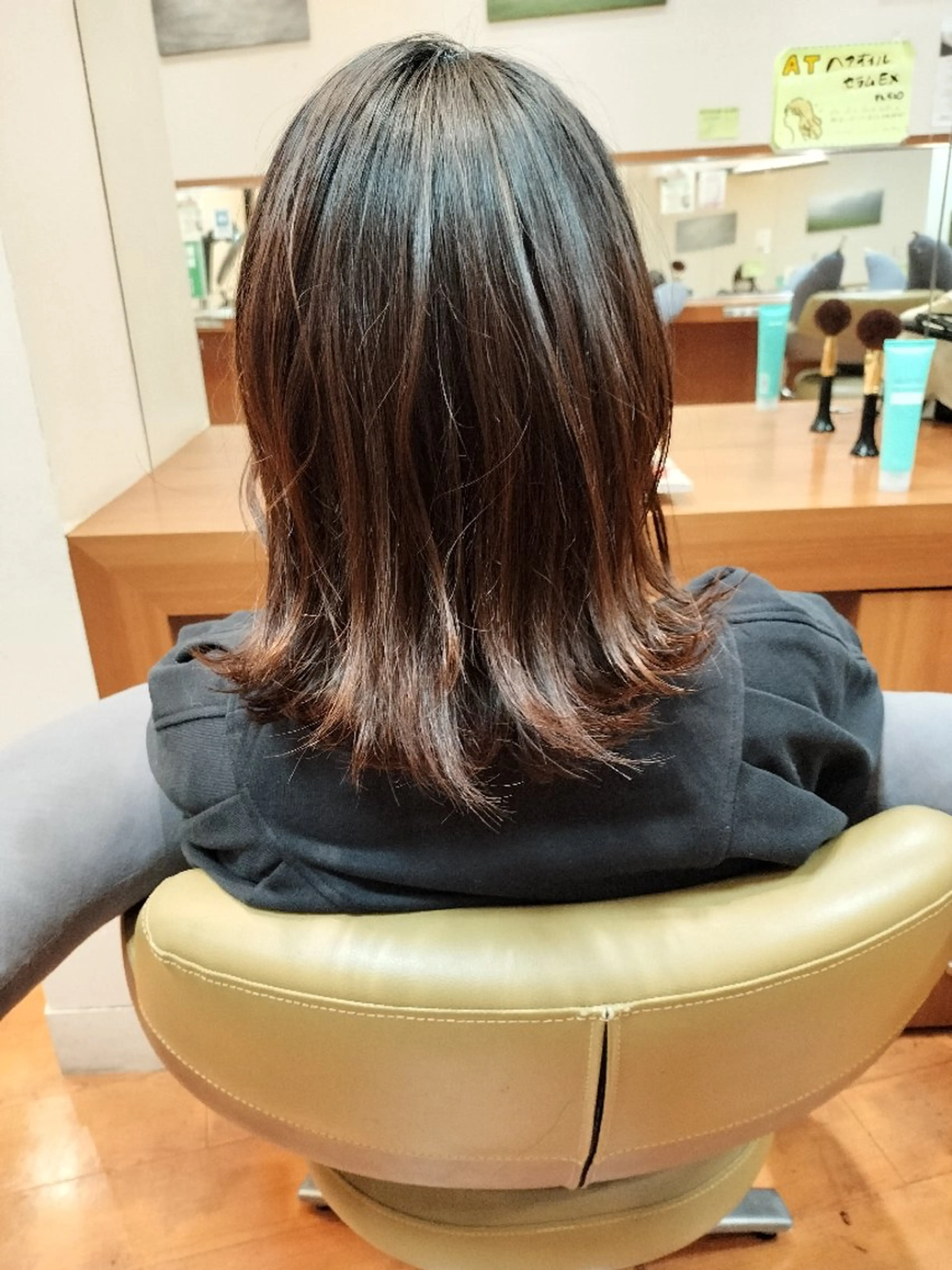 ミディアム 外ハネヘア 太田 香織のヘアスタイル