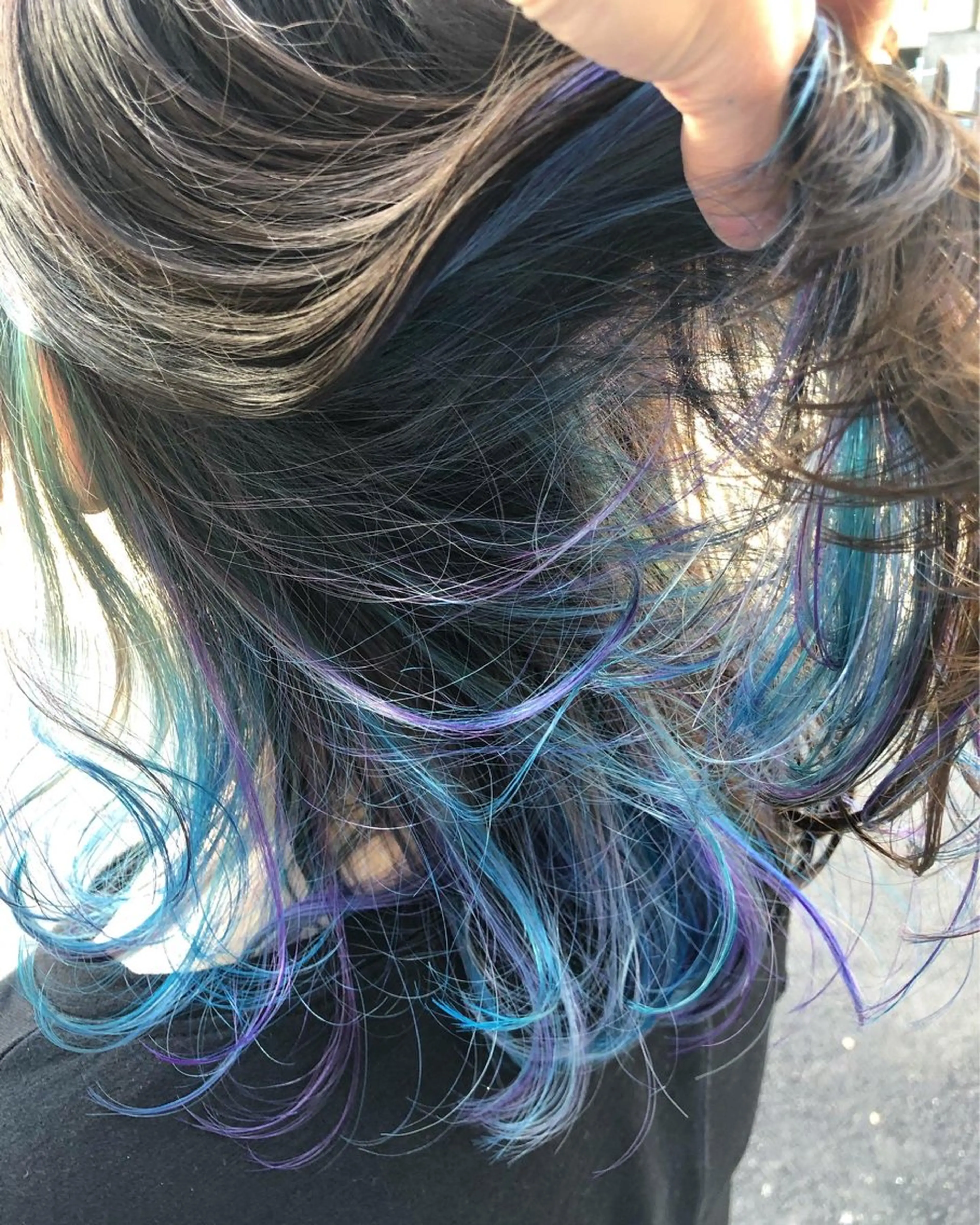 ミディアム カラー ブリーチ イヤリングカラー インナーカラー ユニコーンカラー カット ヘアカラー トリートメント 原宿サロン代表 デザインカラー伊藤卓のヘアスタイル