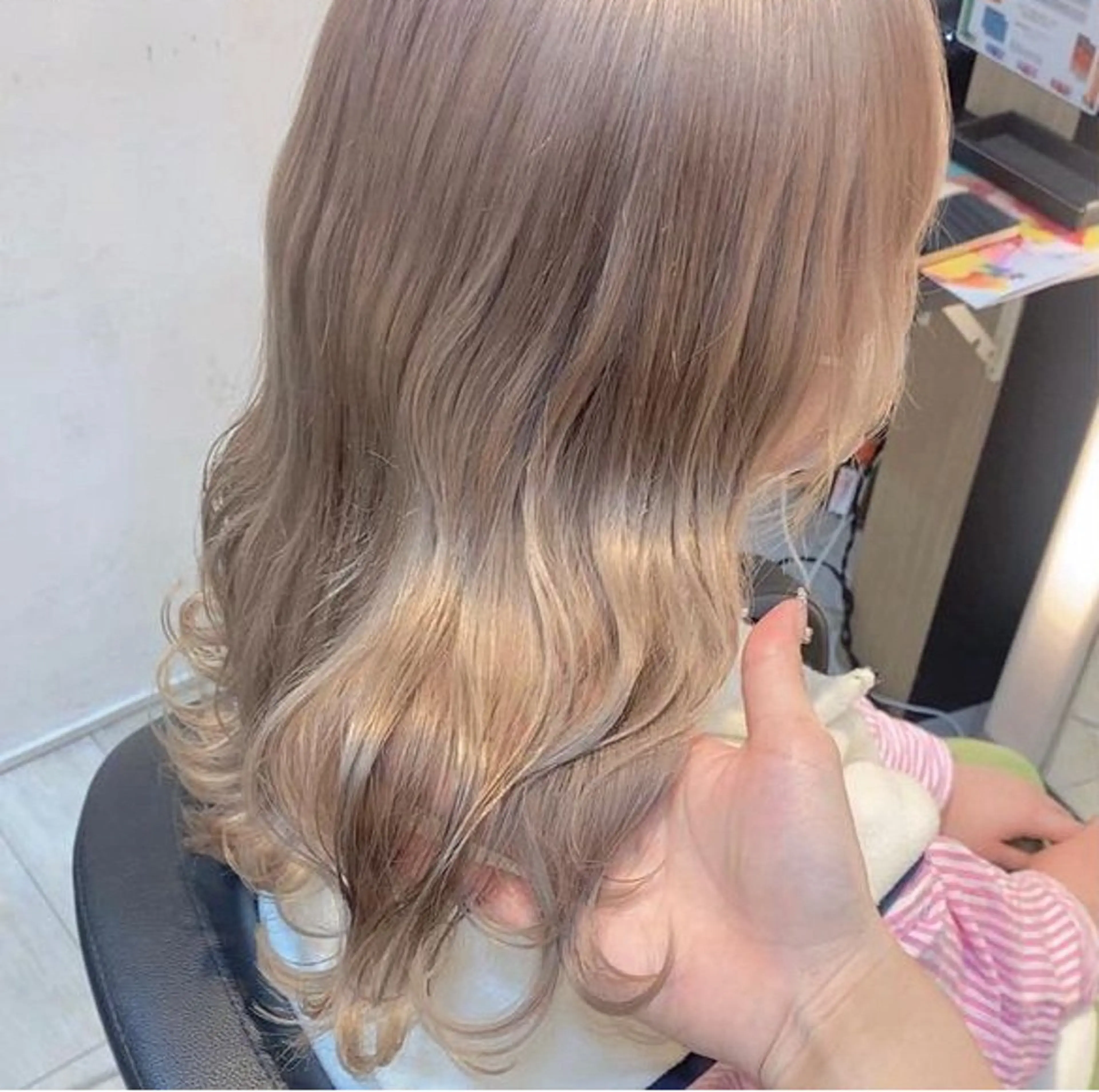 ミディアム ブリーチ/髪質改善/ 透明感カラー/暖色のヘアスタイル