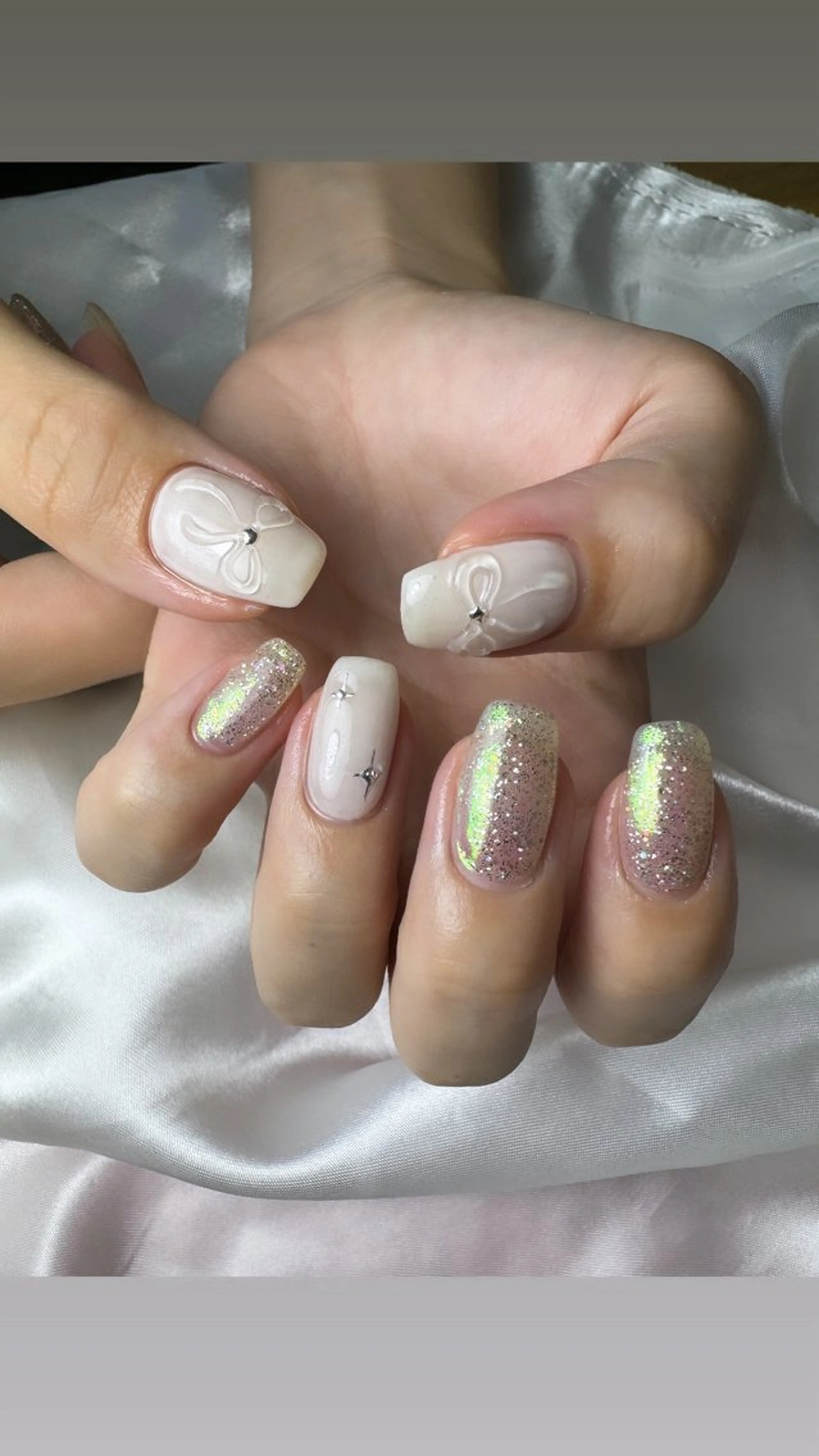 ネイル クリアネイル ジェルネイル 韓国ネイル ラメ(グリッター) 持ち込み ハンドネイル flowers nailのネイルデザイン