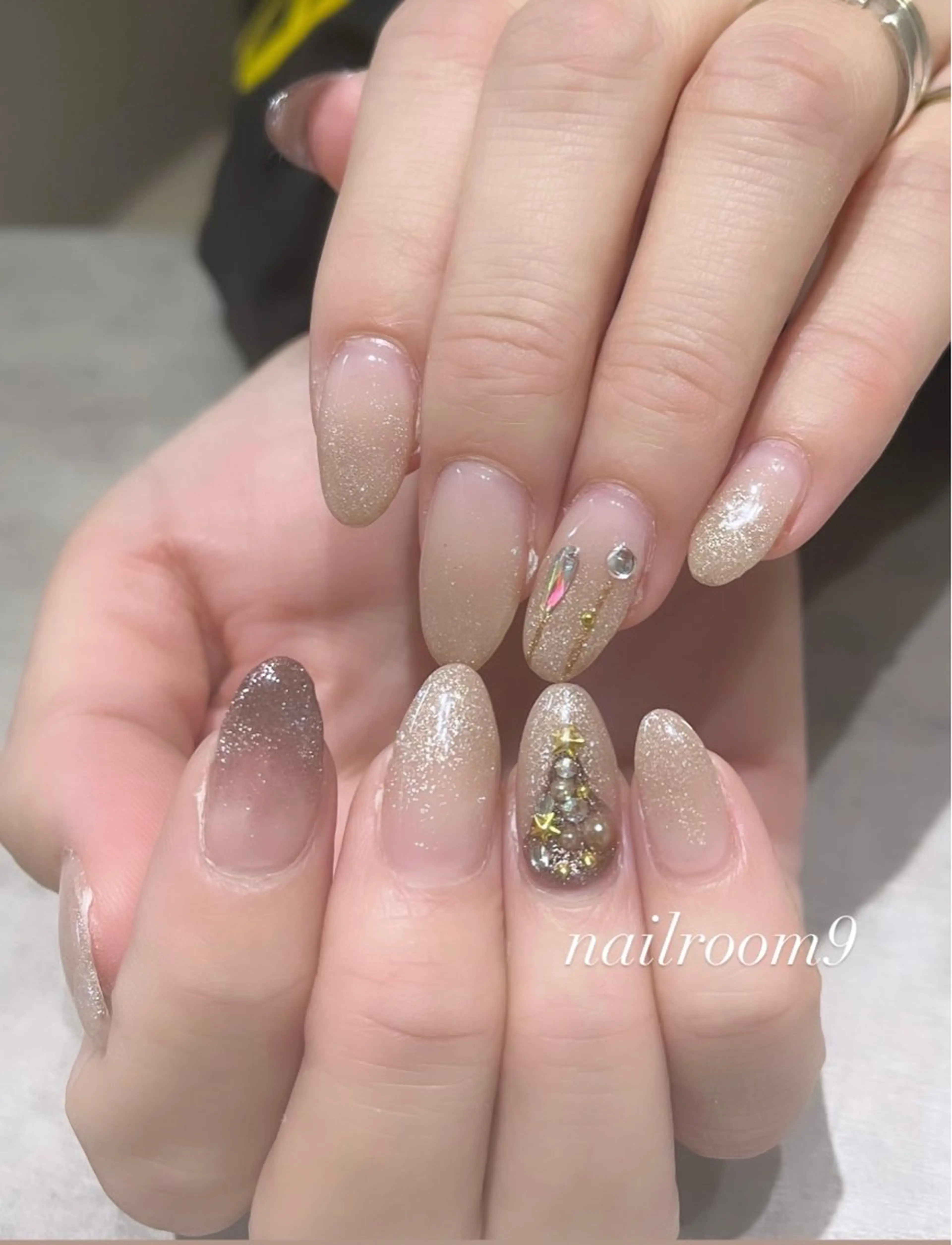ネイル アートネイル 冬ネイル クリスマス ハンドネイル nail room9 ☺︎のネイルデザイン