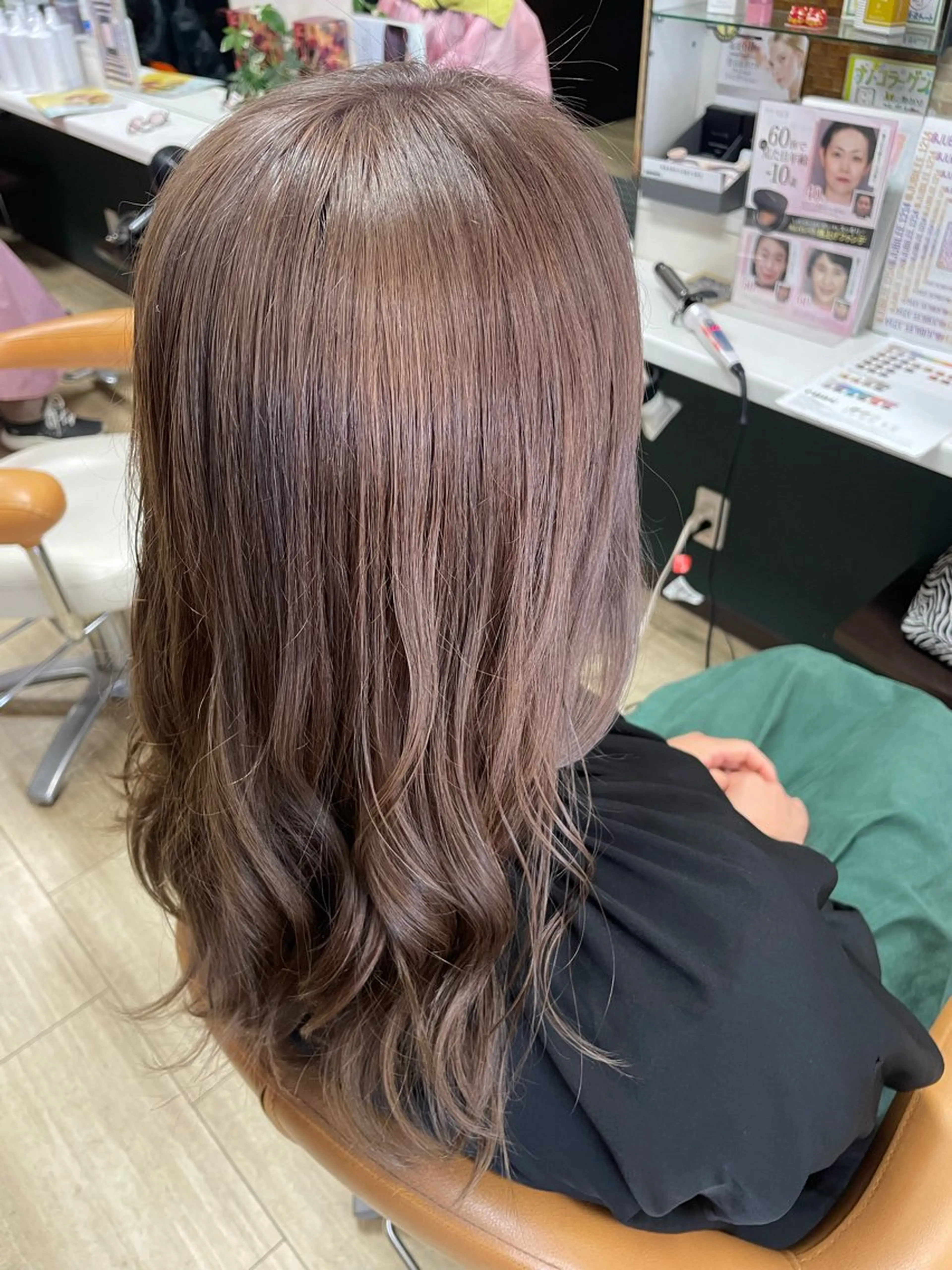 ロング カラー ベージュカラー ヘアカラー 徳留 もも花のヘアスタイル