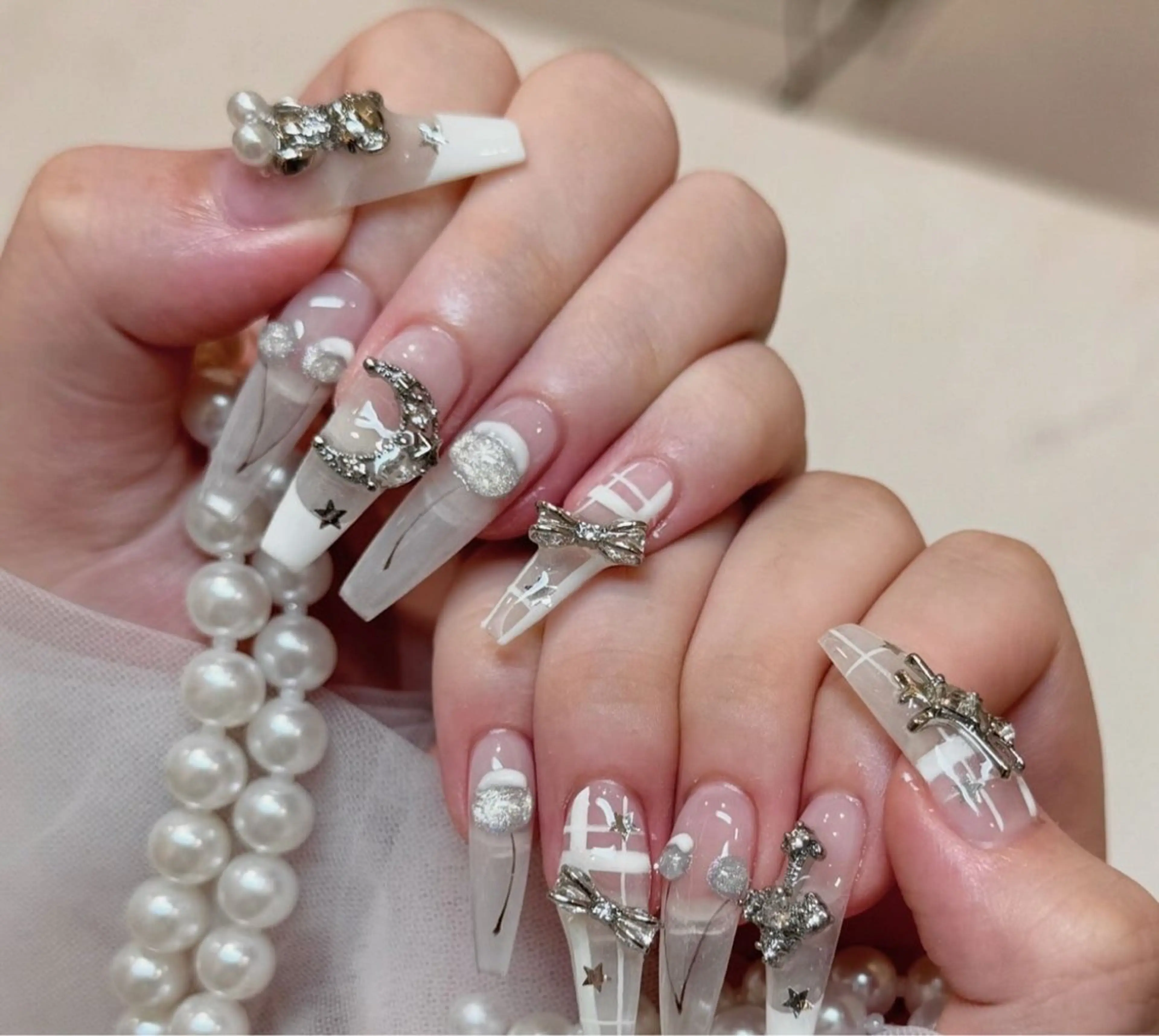 ネイル アートネイル フラワーネイル フレンチネイル ジェルネイル グラデーション ハンドネイル Ryunail所属・Ryu Nail NekoChanのネイルデザイン