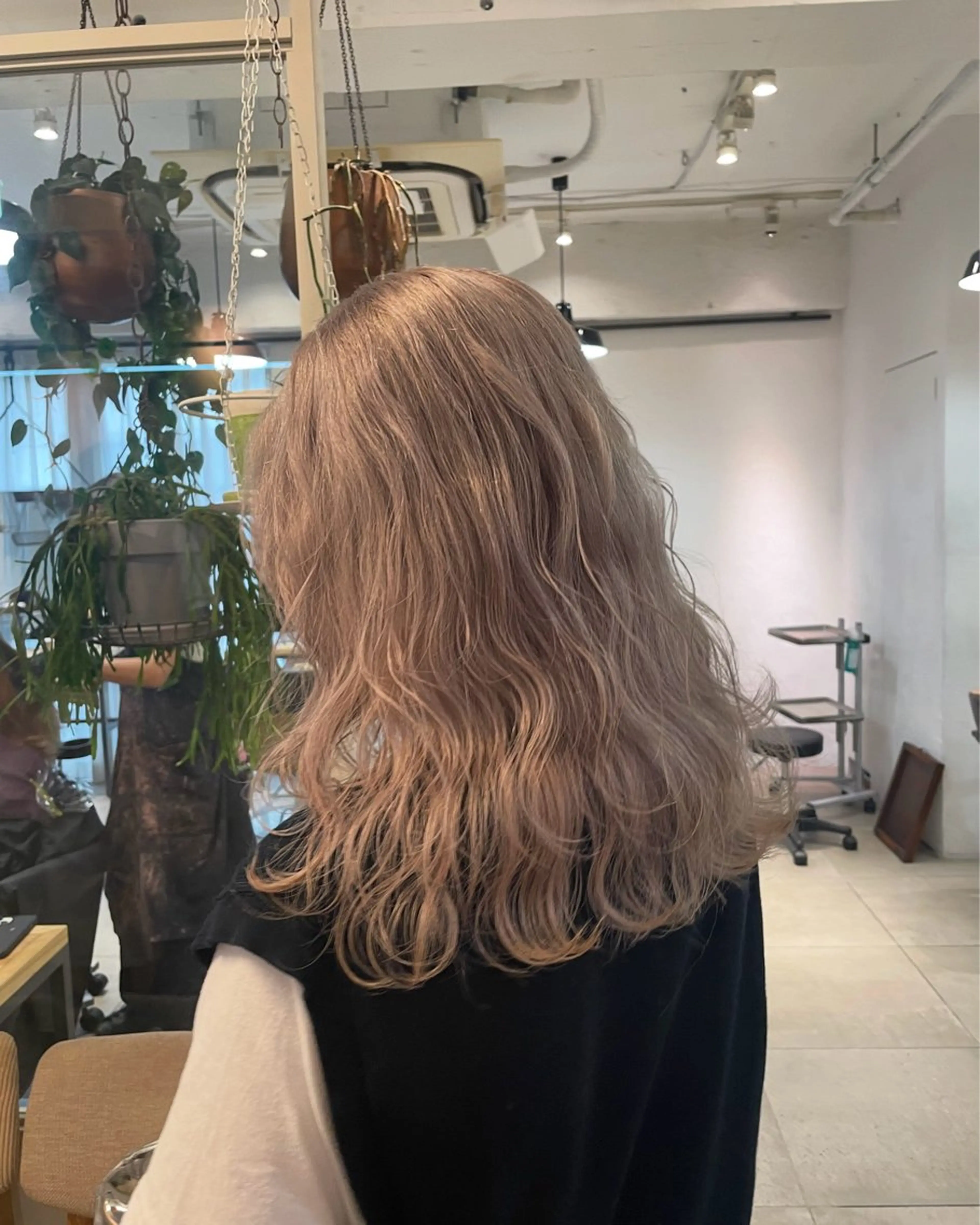 セミロング カラー ヘアカラー ミルクティー× グレージュMOMOのヘアスタイル