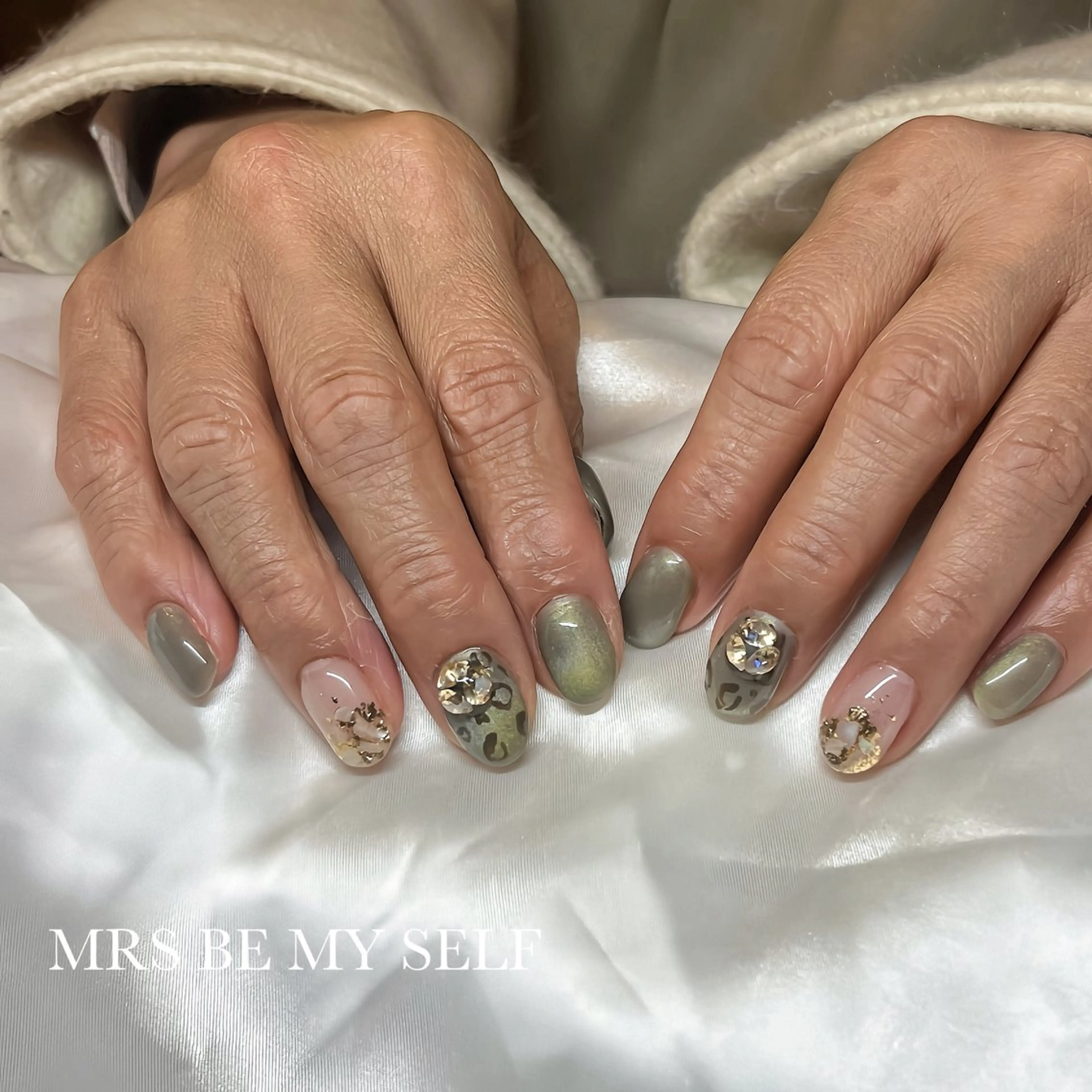 ネイル アニマル柄 マグネットネイル ハンドネイル MRS/ miyu🎀のネイルデザイン