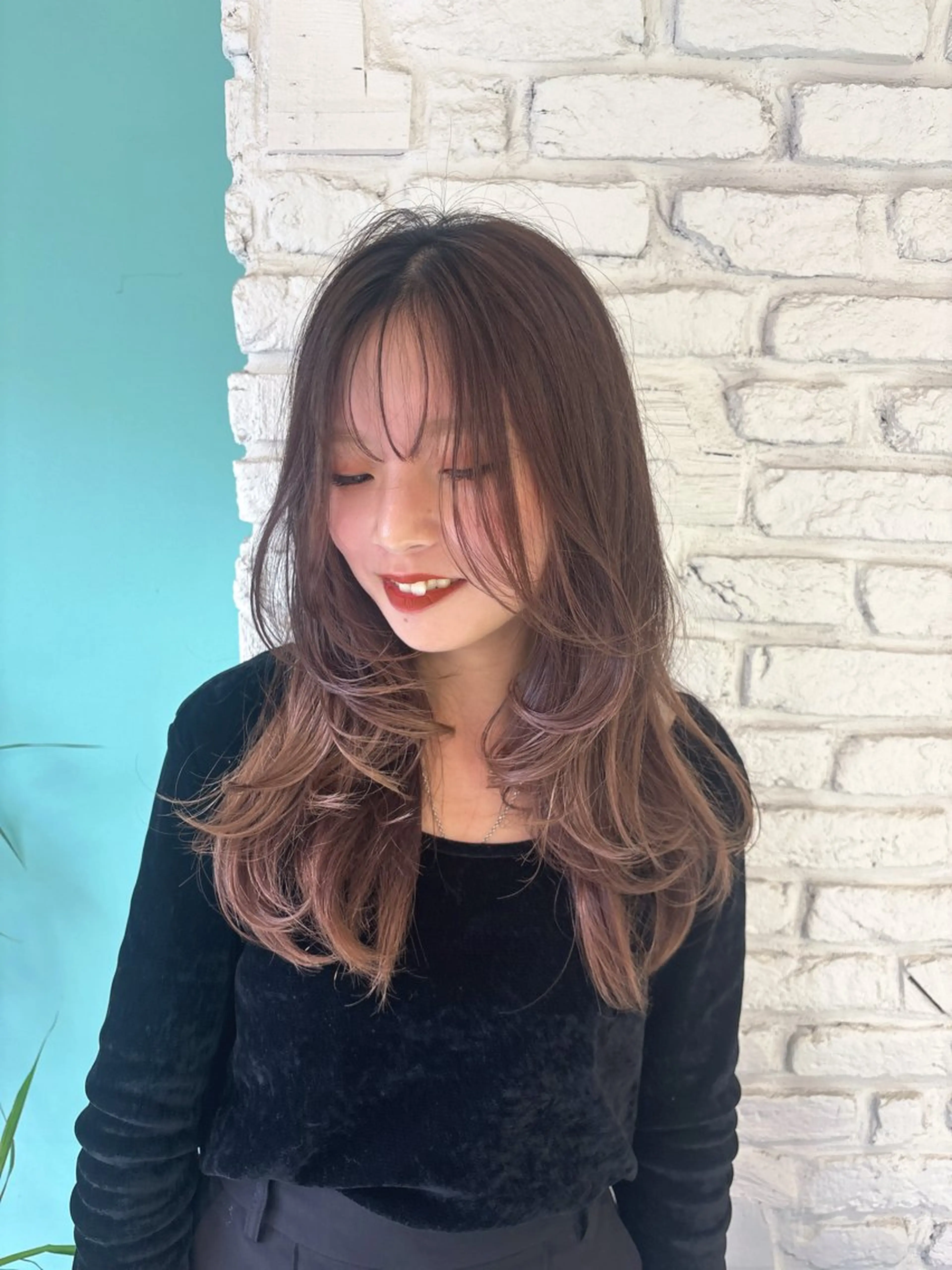 ロング 顔まわりレイヤー レイヤーカット カット ヘアカラー LEE HORIE所属・松田 百花のヘアスタイル