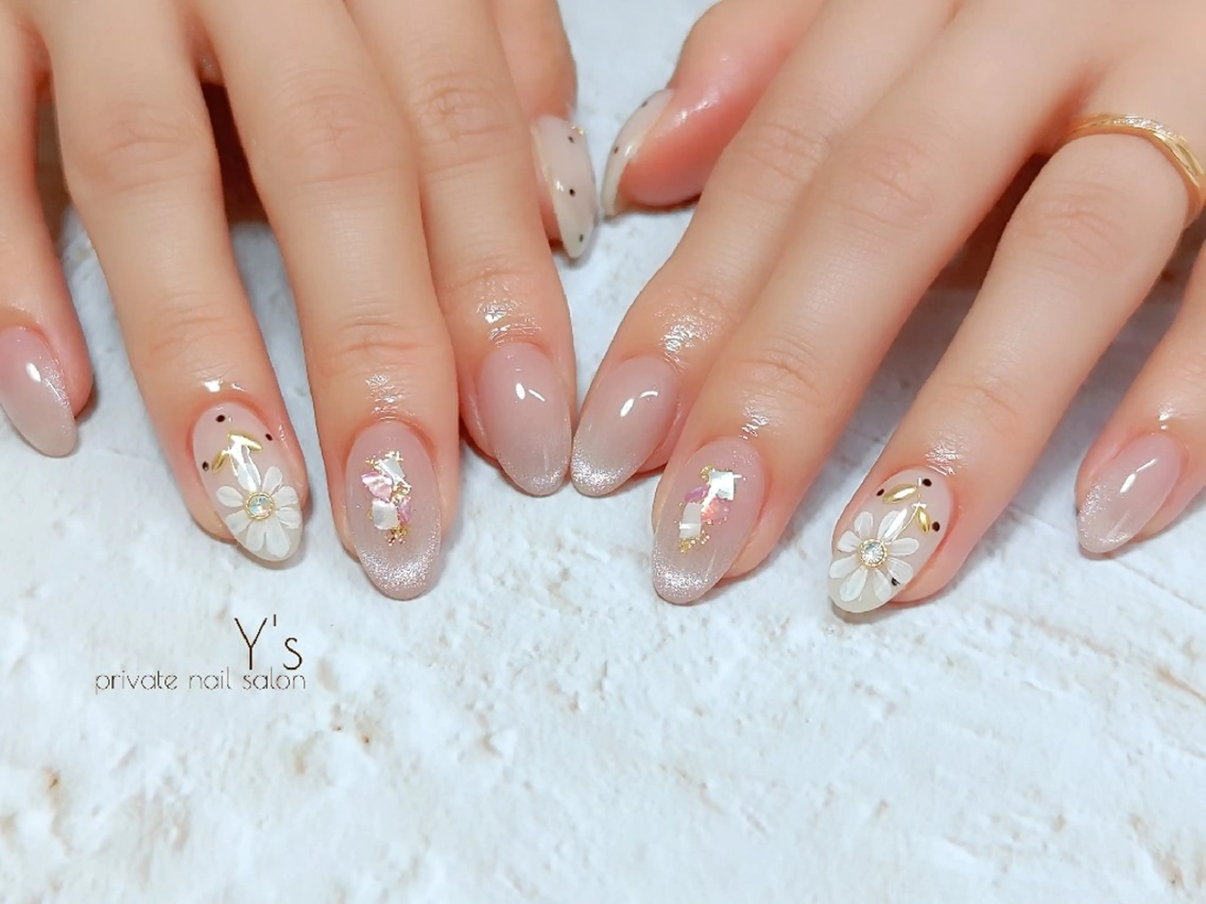 ネイル ハンドネイル YUMI NAGAI  のネイルデザイン