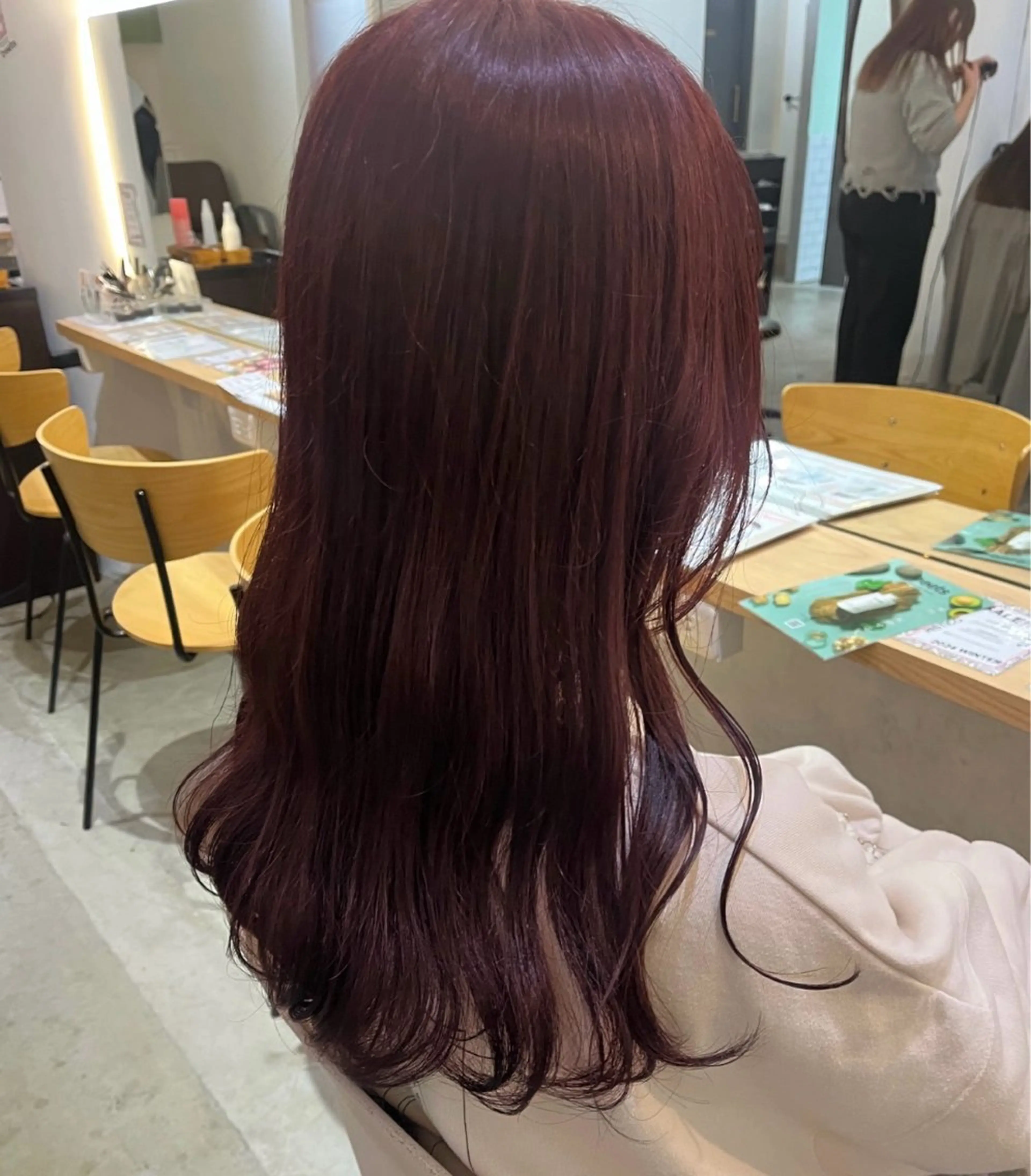 ミディアム カラー ブリーチ ブリーチなしカラー ヘアカラー トリートメント 暖色/まろベージュ/ シカタユウカのヘアスタイル