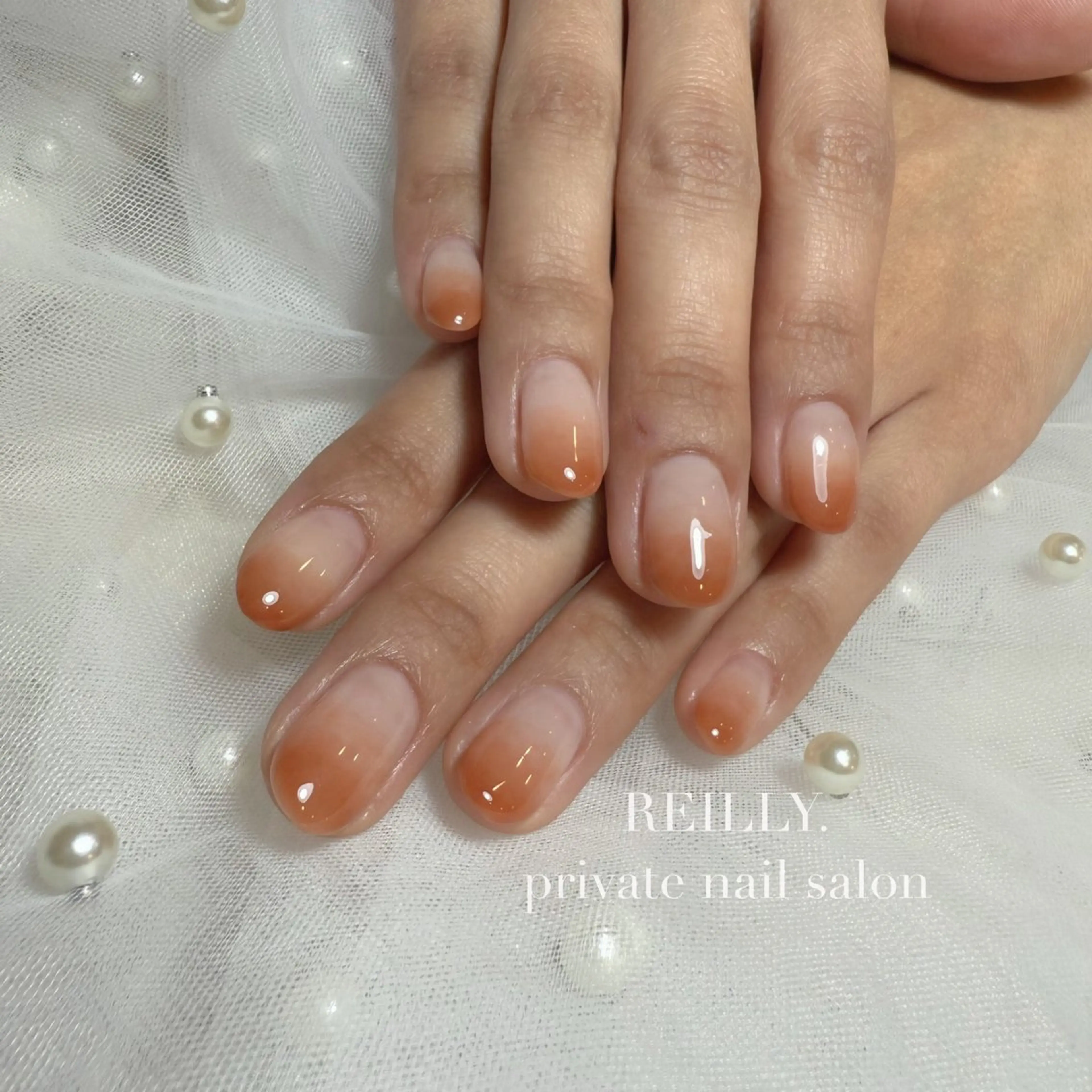 ネイル ブラウン ジェルネイル グラデーション ニュアンスネイル オフィスネイル REILLY nail所属・みさき Reillynailのネイルデザイン