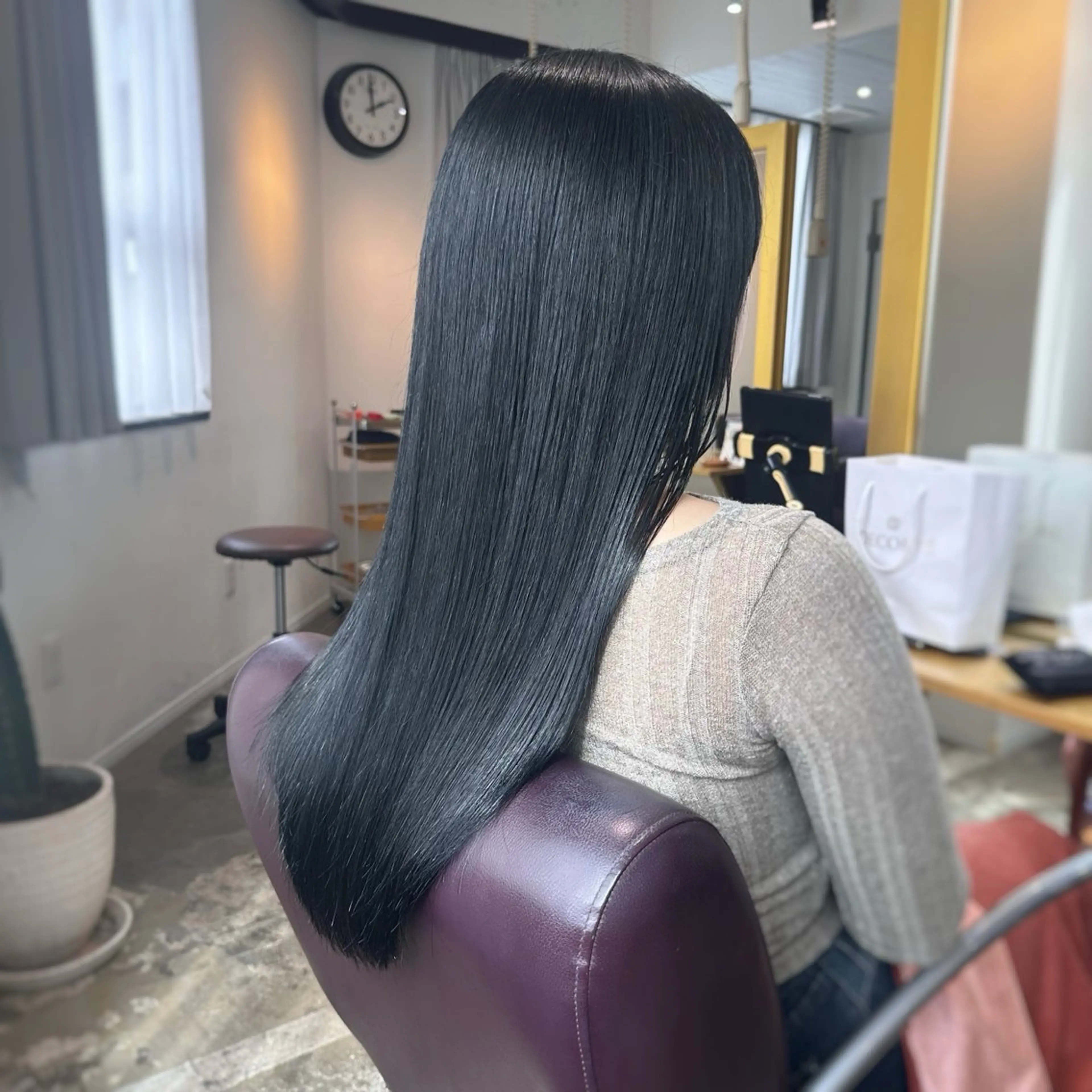 ロング カラー 黒髪 カット ヘアカラー 韓国ヘア/縮毛矯正 🧡艶カラーSakiのヘアスタイル