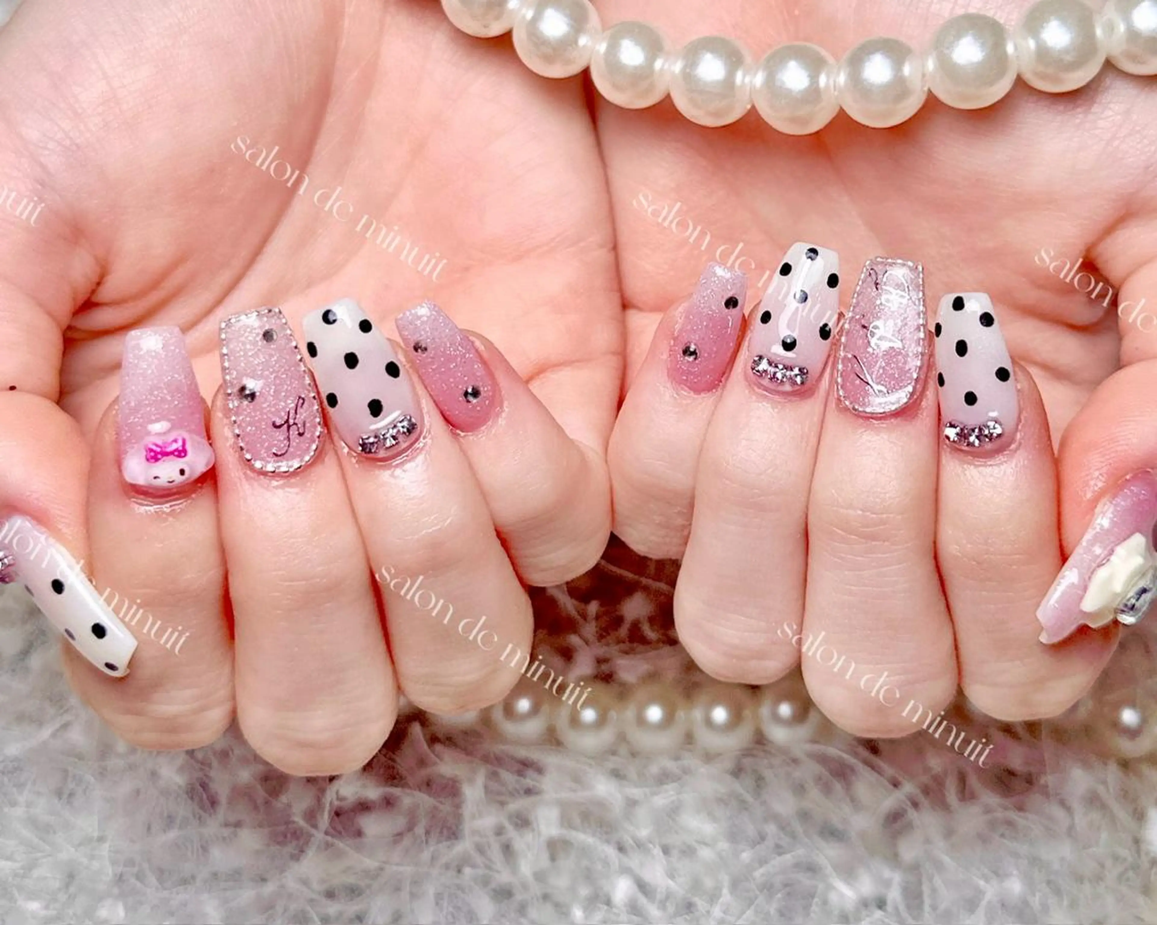 ネイル Salon de Minuit🦩のネイルデザイン