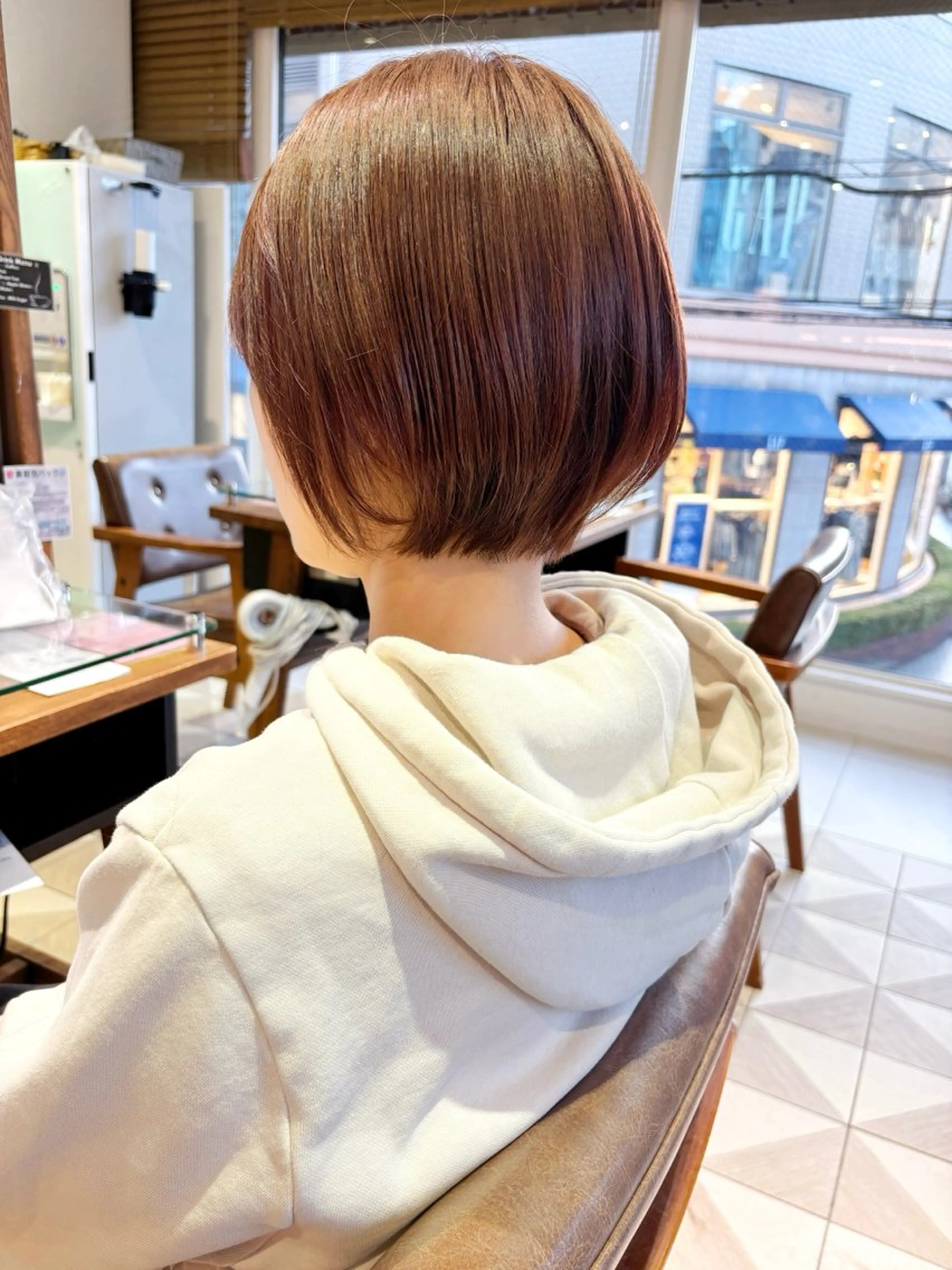 ショート カラー カット ヘアカラー トリートメント 齋藤 咲のヘアスタイル