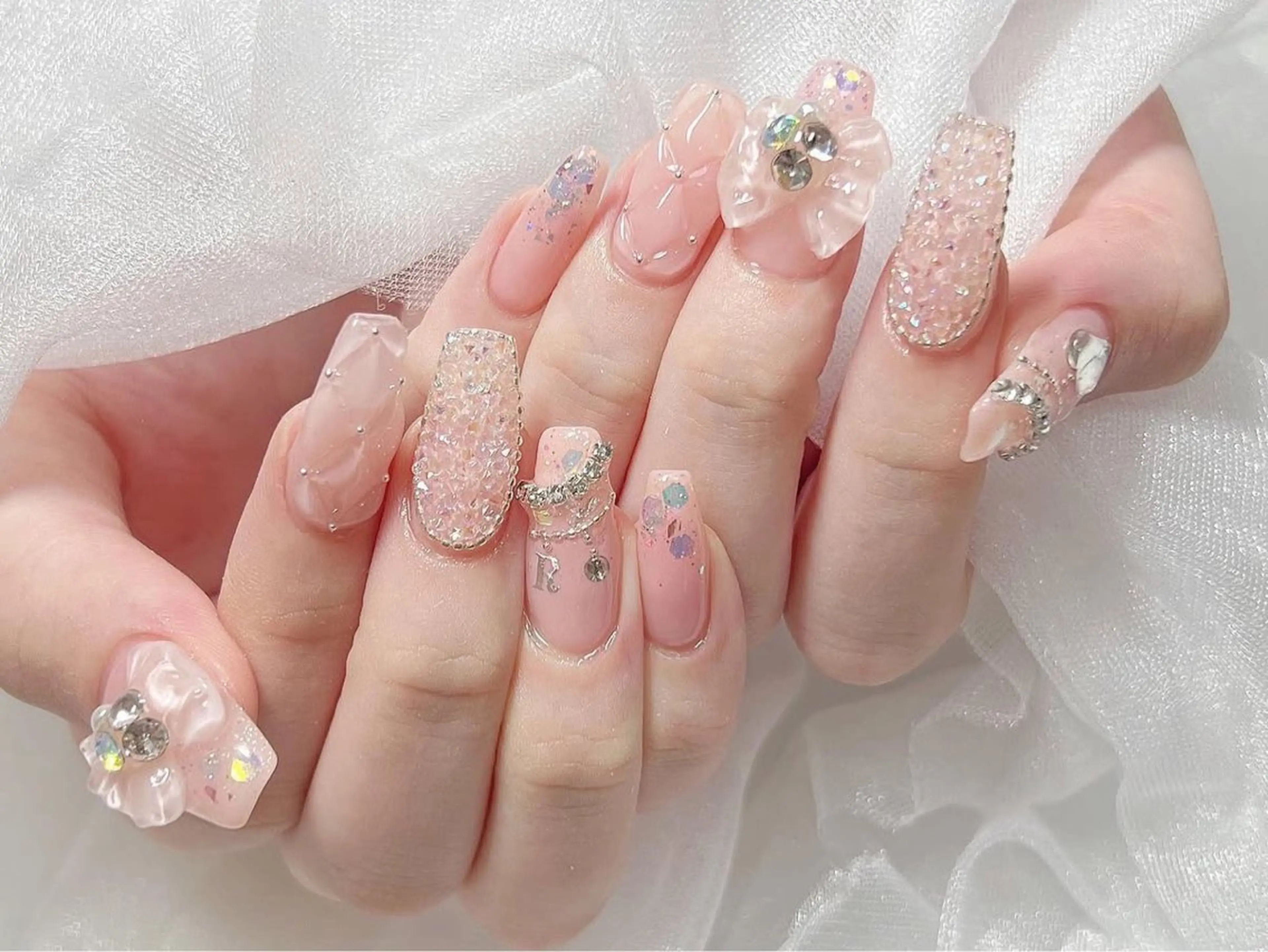ロング 韓国風ヘア ハンドネイル NOA NAILのネイルデザイン