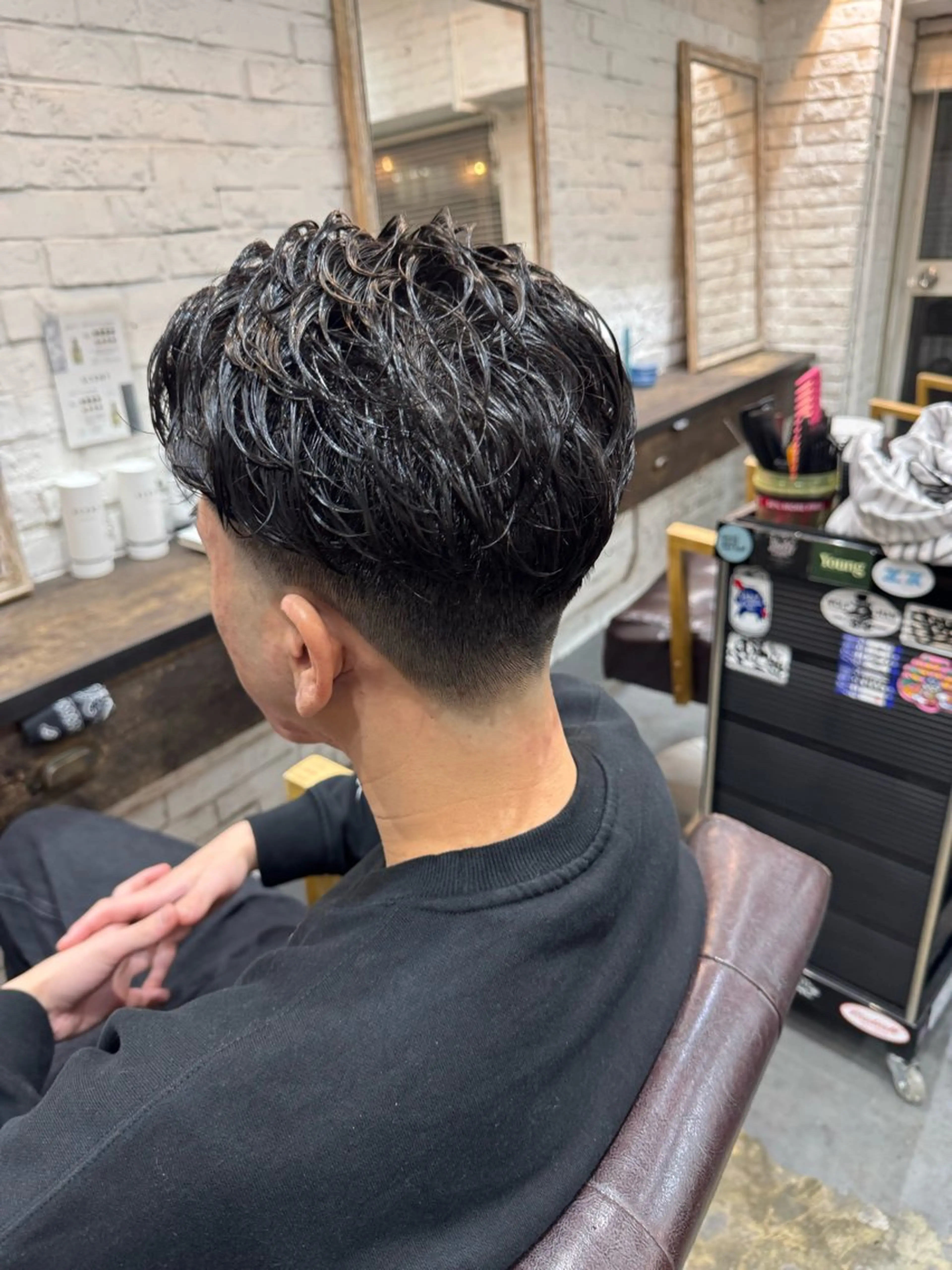 ショート パーマ メンズ センターパート ダウンパーマ フェードカット メンズハイライト メンズパーマ カット パーマ トリートメント 💈メンズ特化💈 TASUKUのヘアスタイル