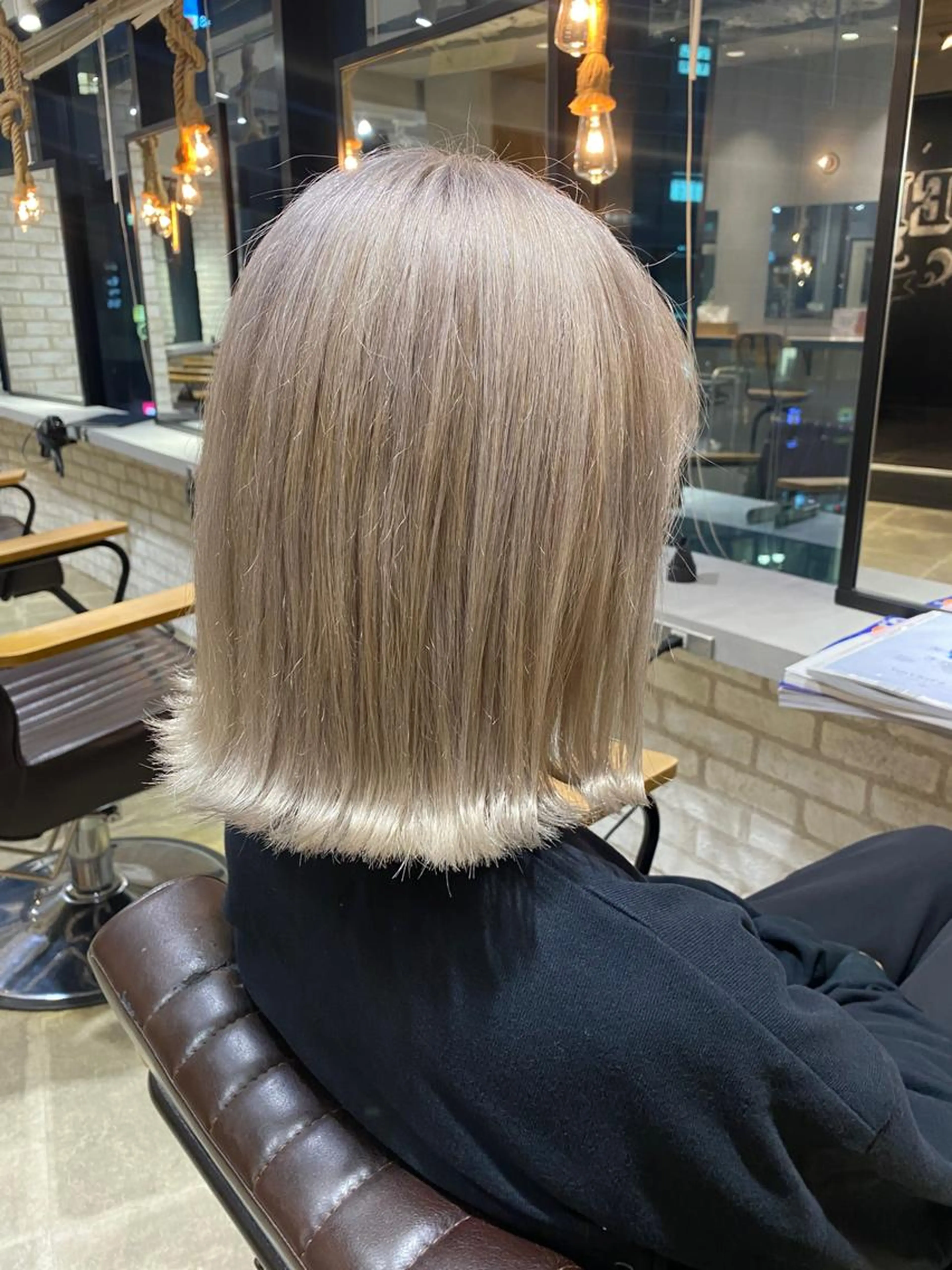 【白くしたい方🤍】2回ブリーチ➕カラー➕メンテナンスカット✂️の写真