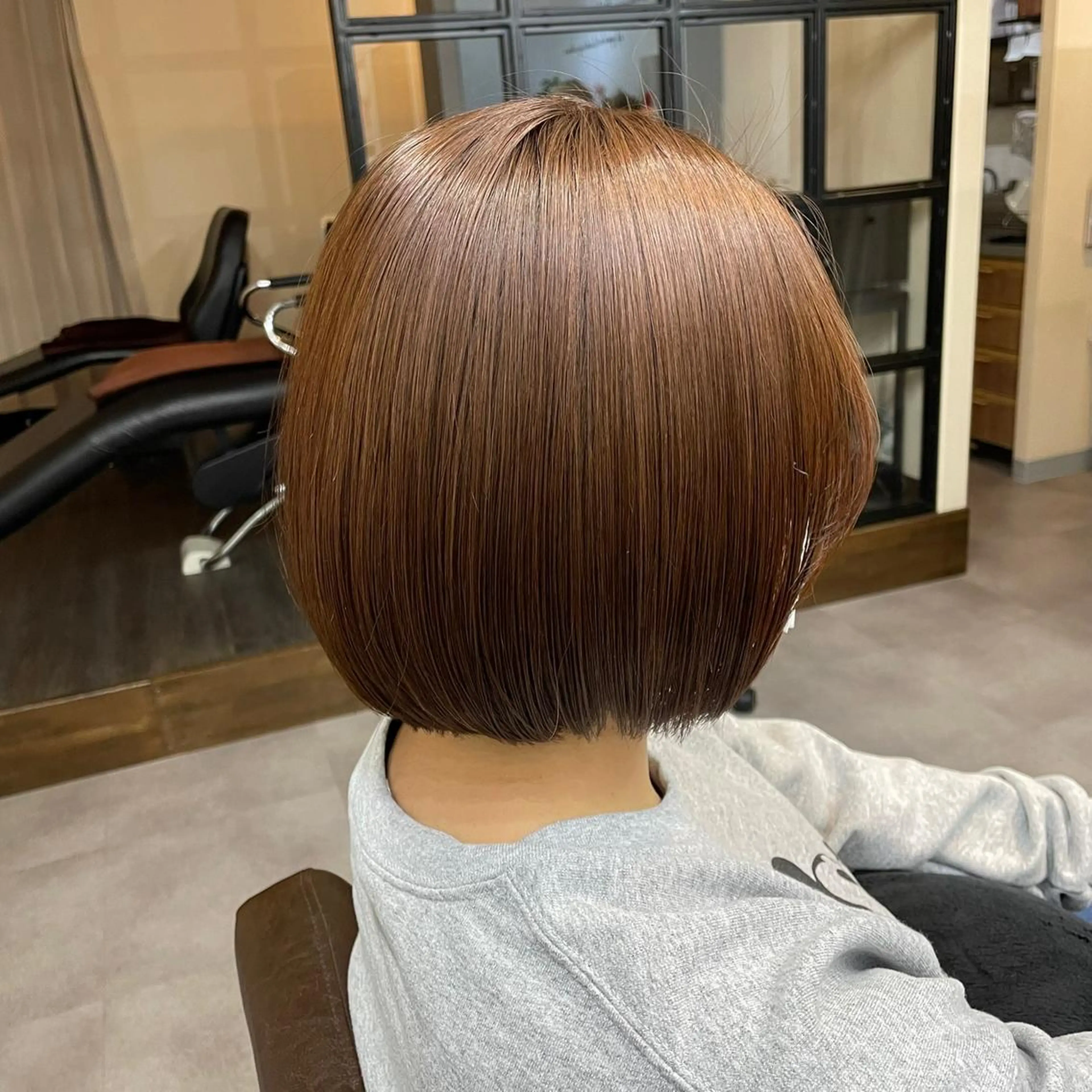 ショート カラー ブラウンカラー monami 山本華菜のヘアスタイル