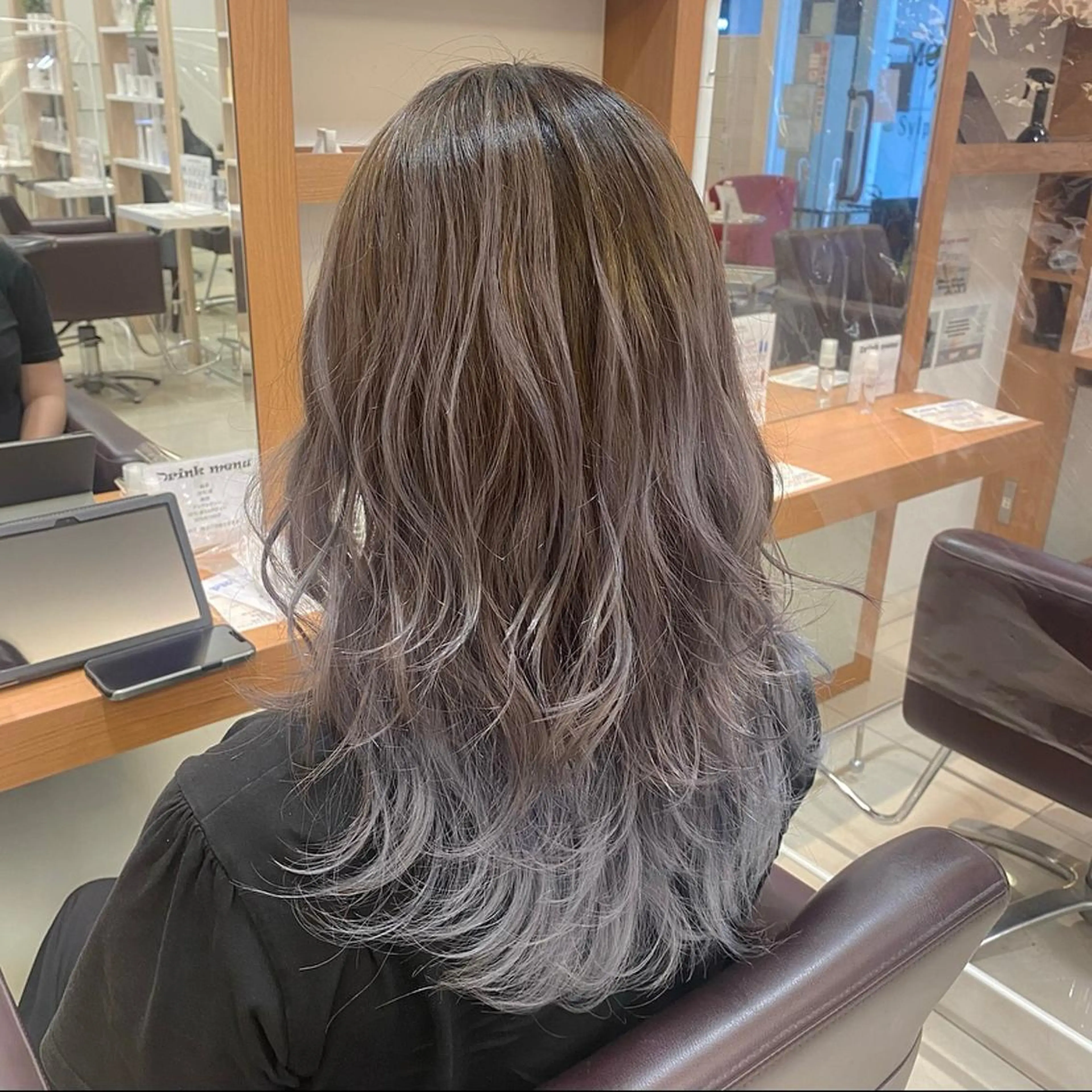 セミロング カラー ヘアカラー 【カラー指名No 1✨】原田響のヘアスタイル