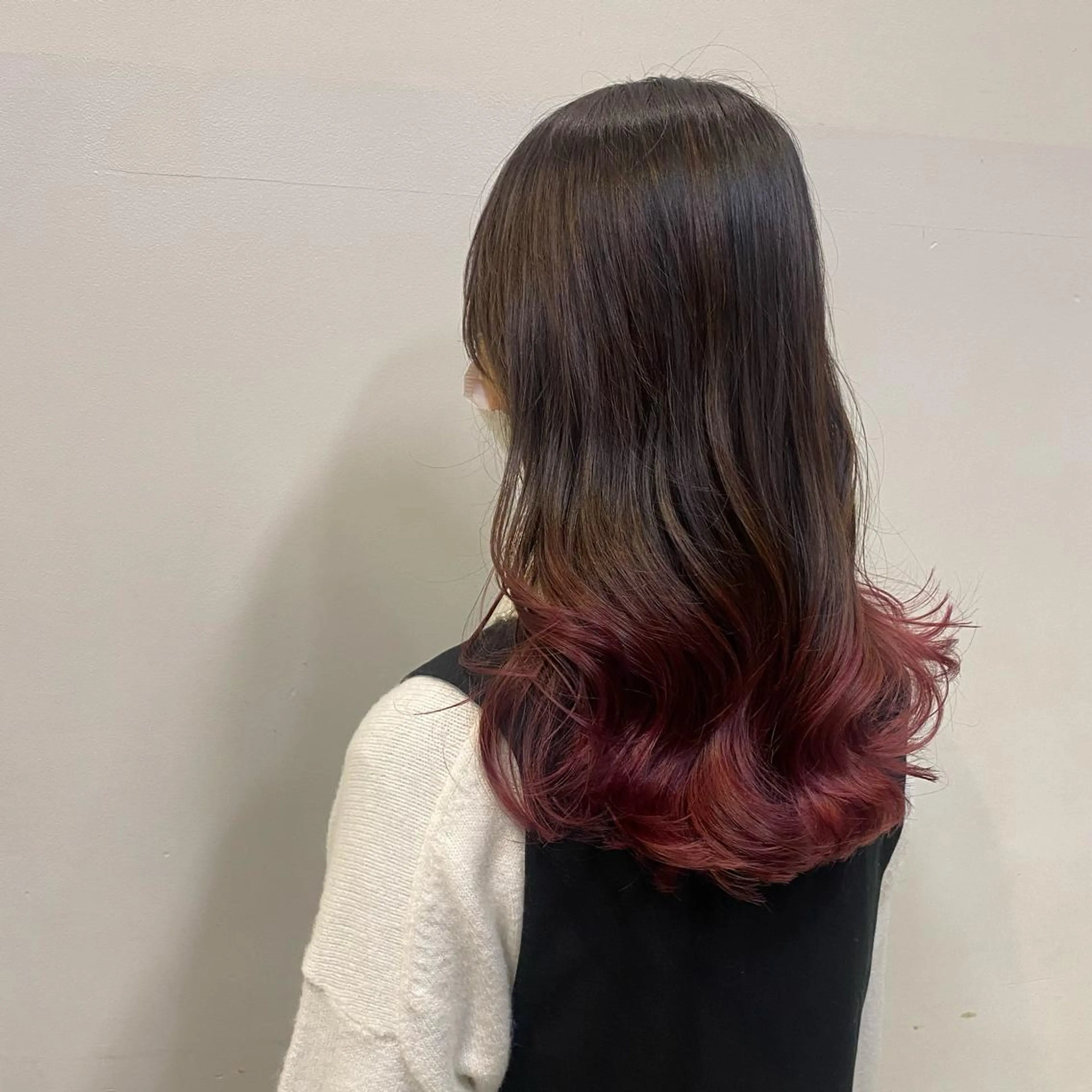 セミロング 山川 玲奈のヘアスタイル
